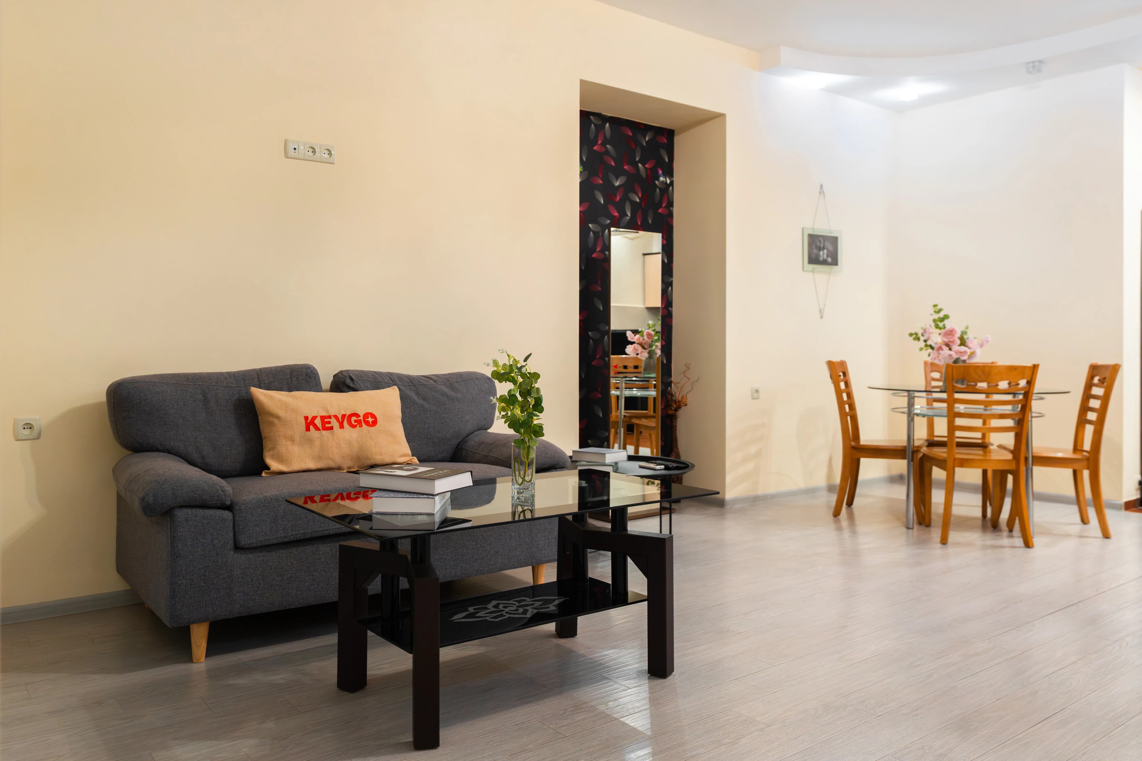 Apartment KeyGo #0025 next to the Opera House photo 2