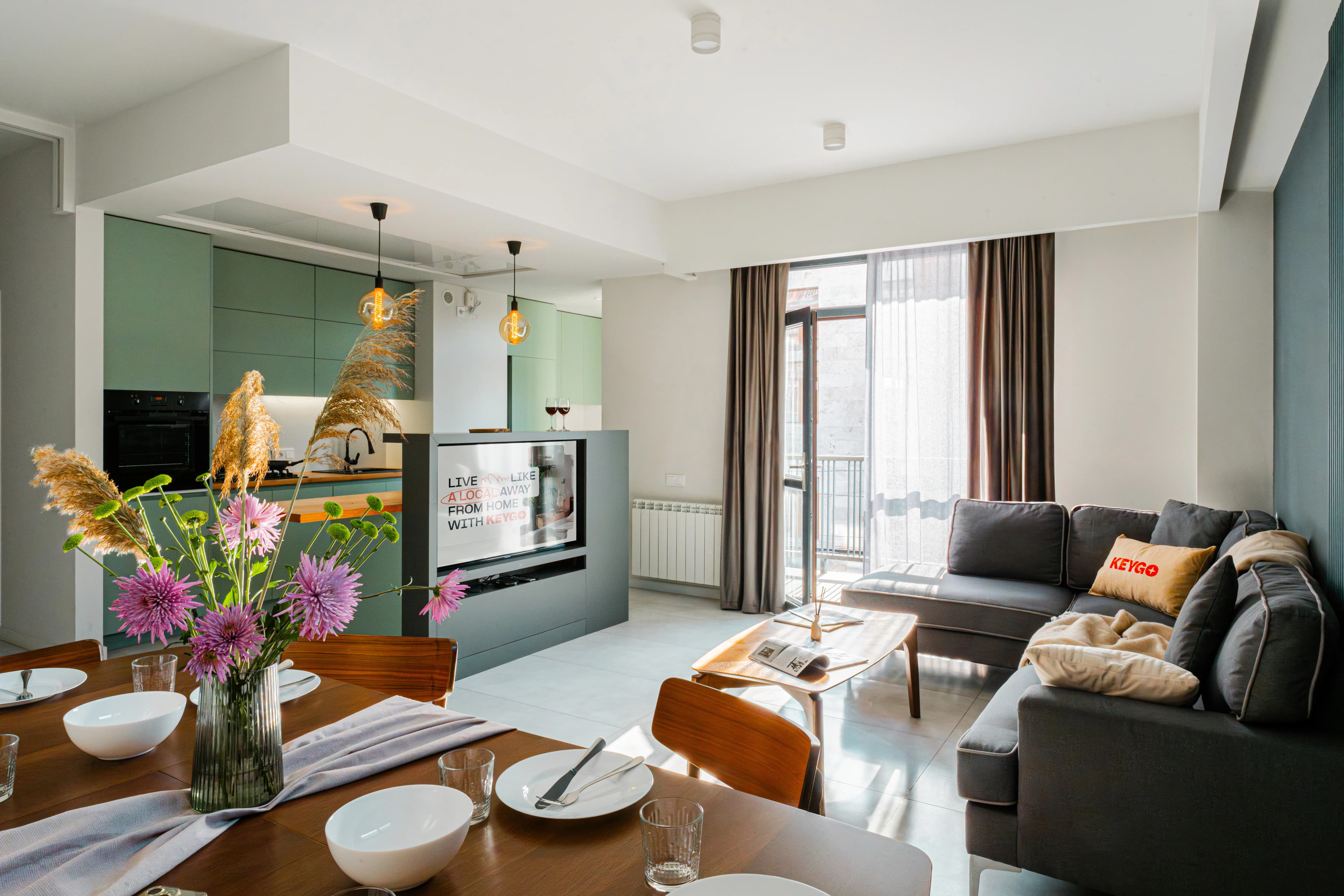 KeyGo #0108 | 2 Bedrooms | Cascade