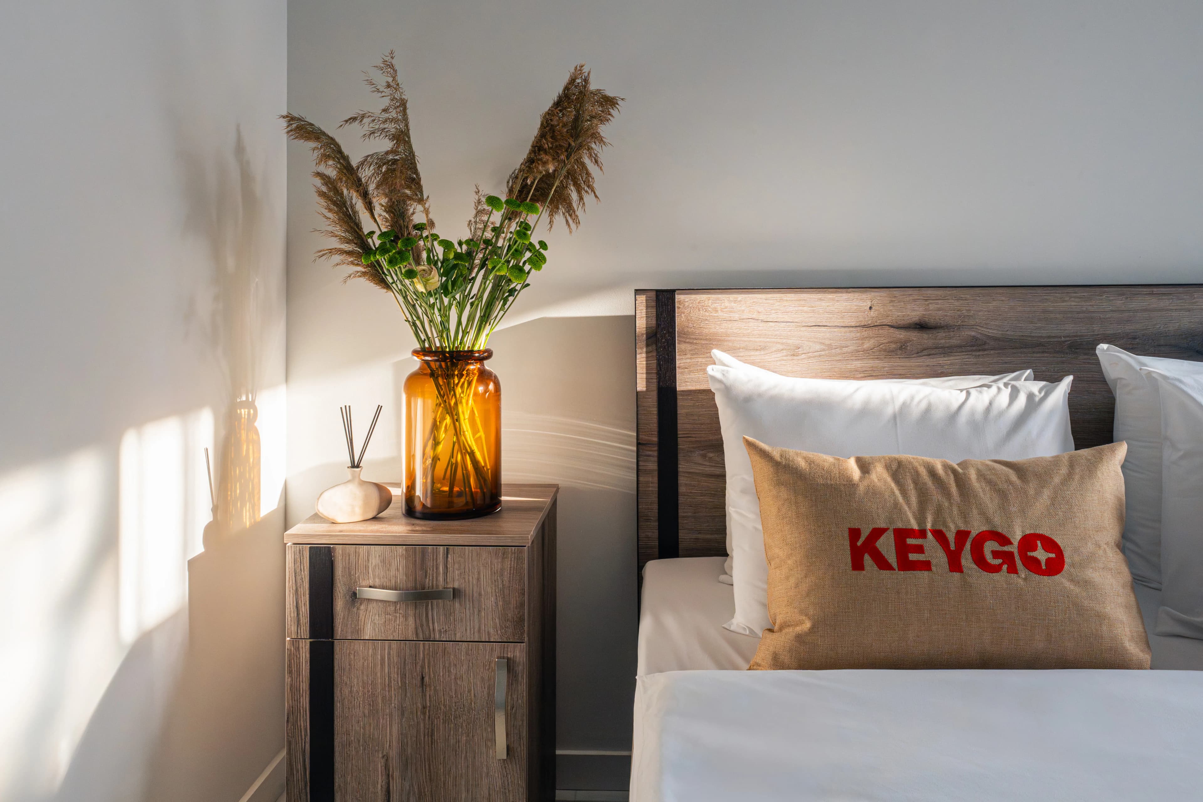 KeyGo #0108 | 2 Bedrooms | Cascade photo 17