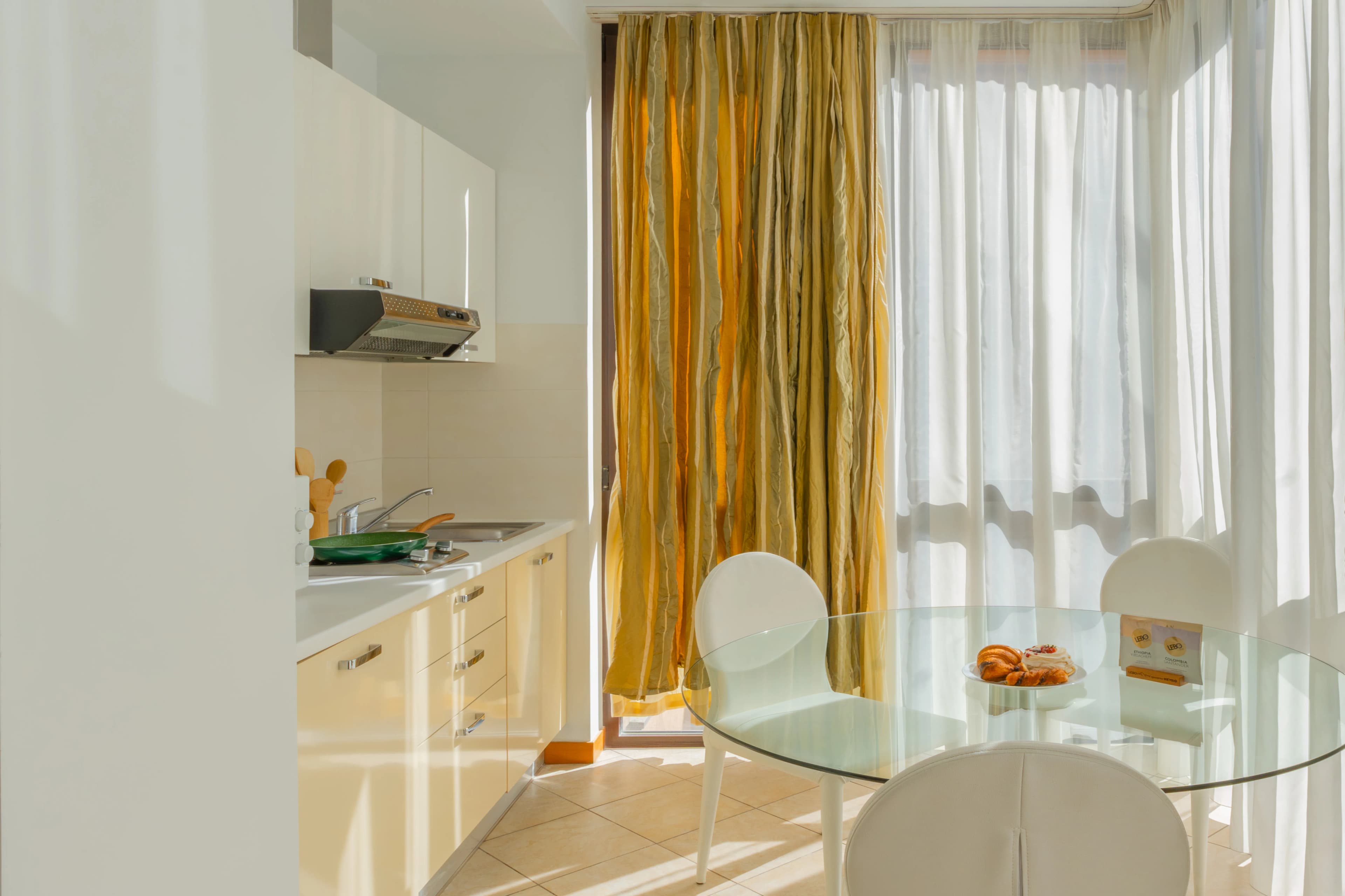 Modern Studio/Near Republic Square photo 2