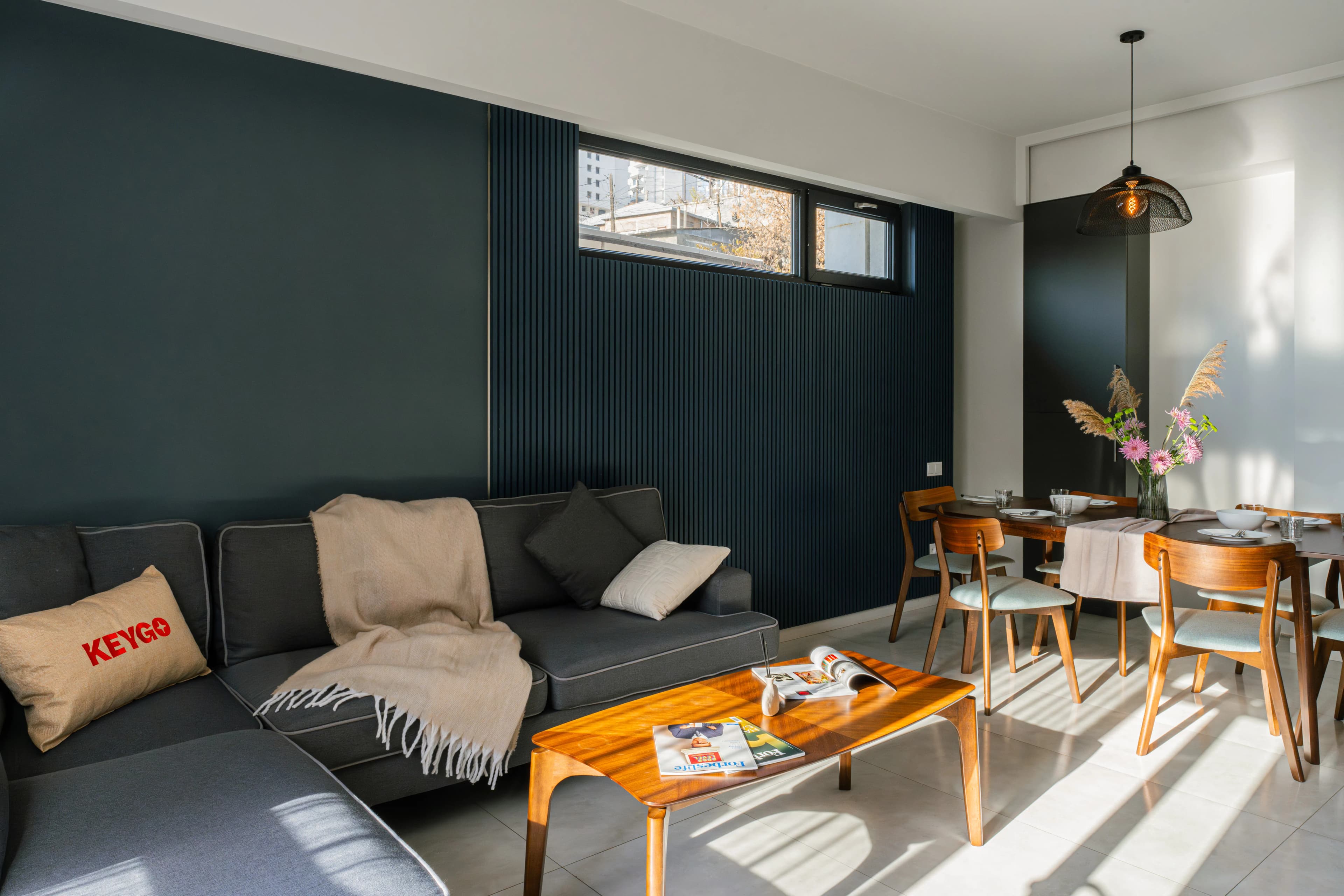 KeyGo #0108 | 2 Bedrooms | Cascade photo 6