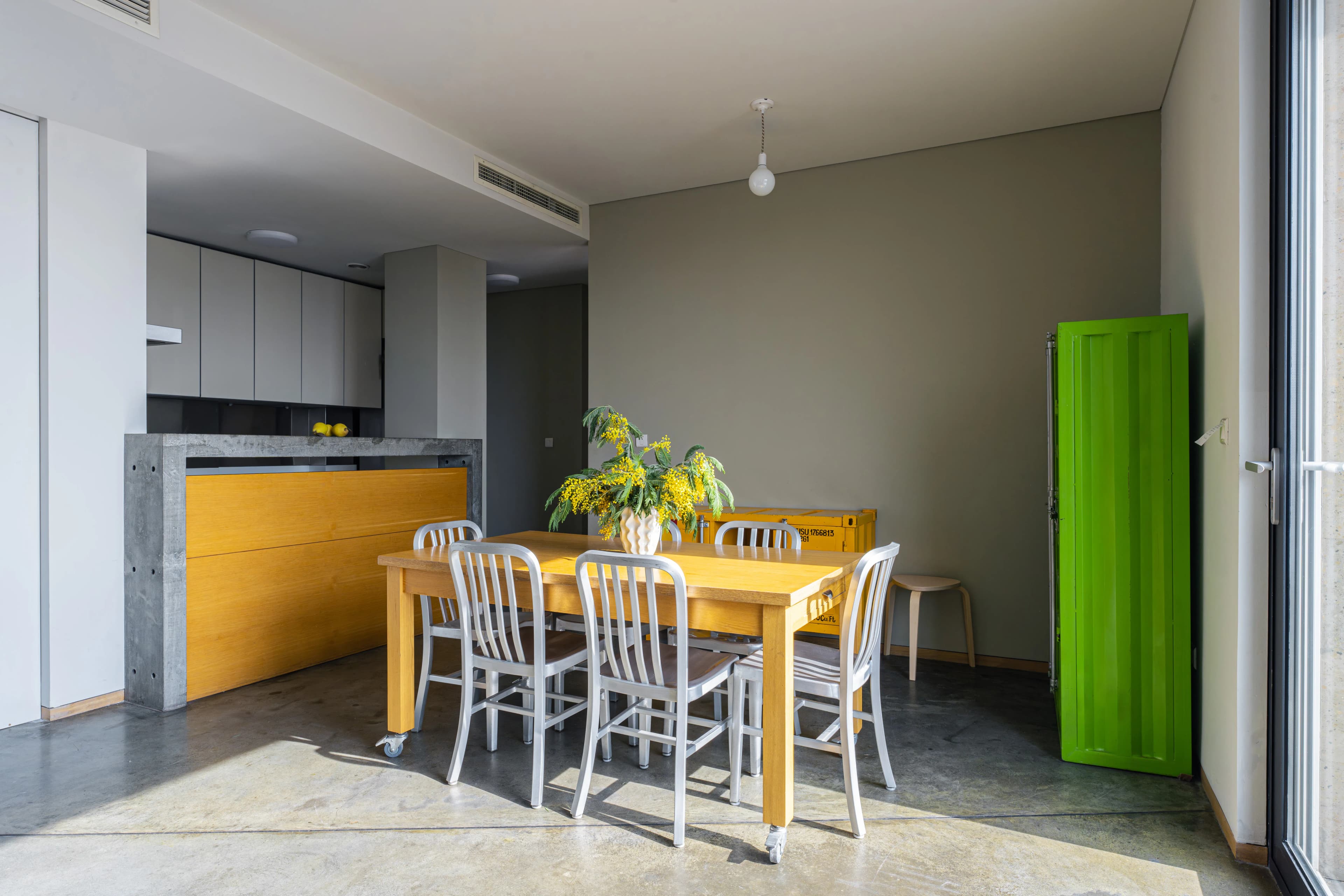 Apartment KeyGo #0119 with Cascade View photo 5