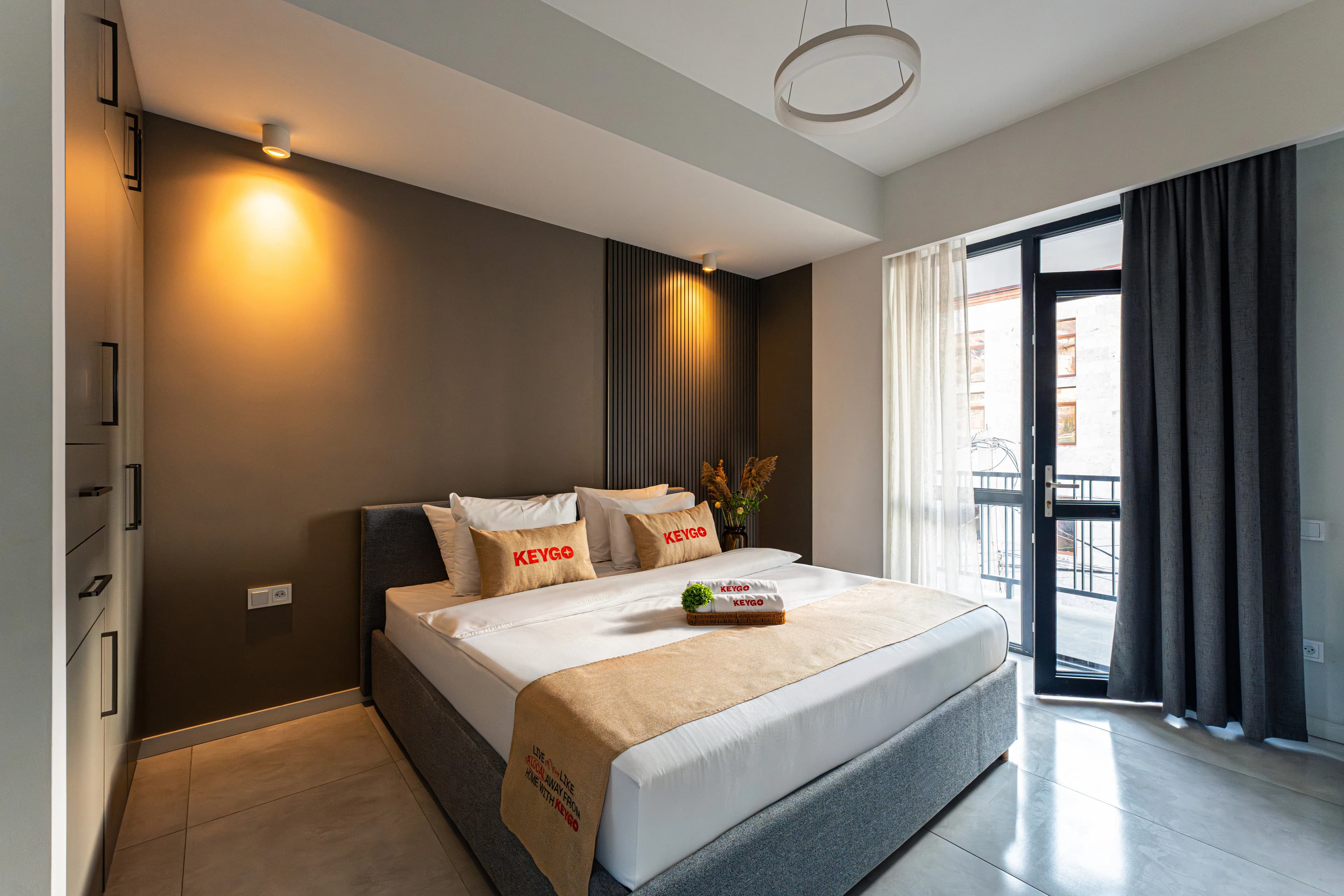 KeyGo #0108 | 2 Bedrooms | Cascade photo 18