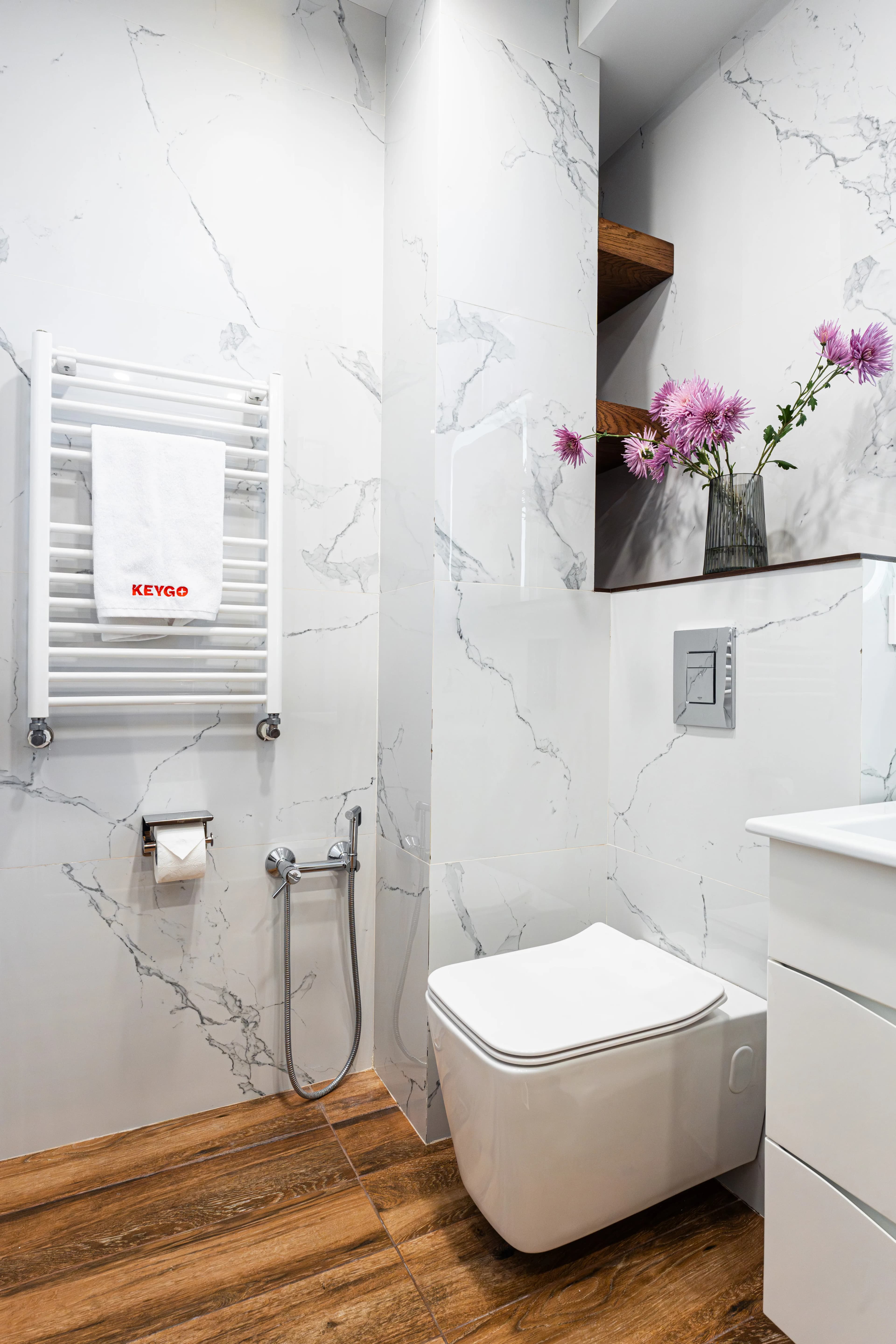 KeyGo #0108 | 2 Bedrooms | Cascade photo 24
