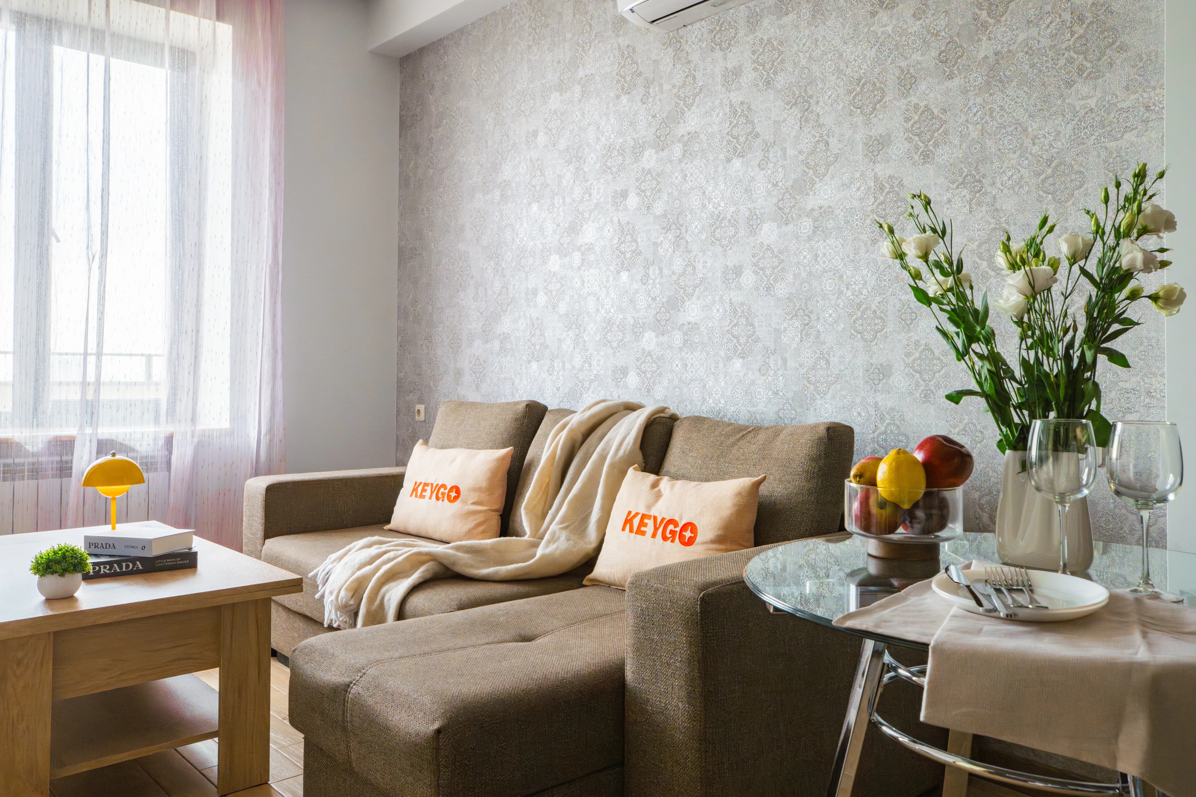 Apartment KeyGo #0068 near English Park