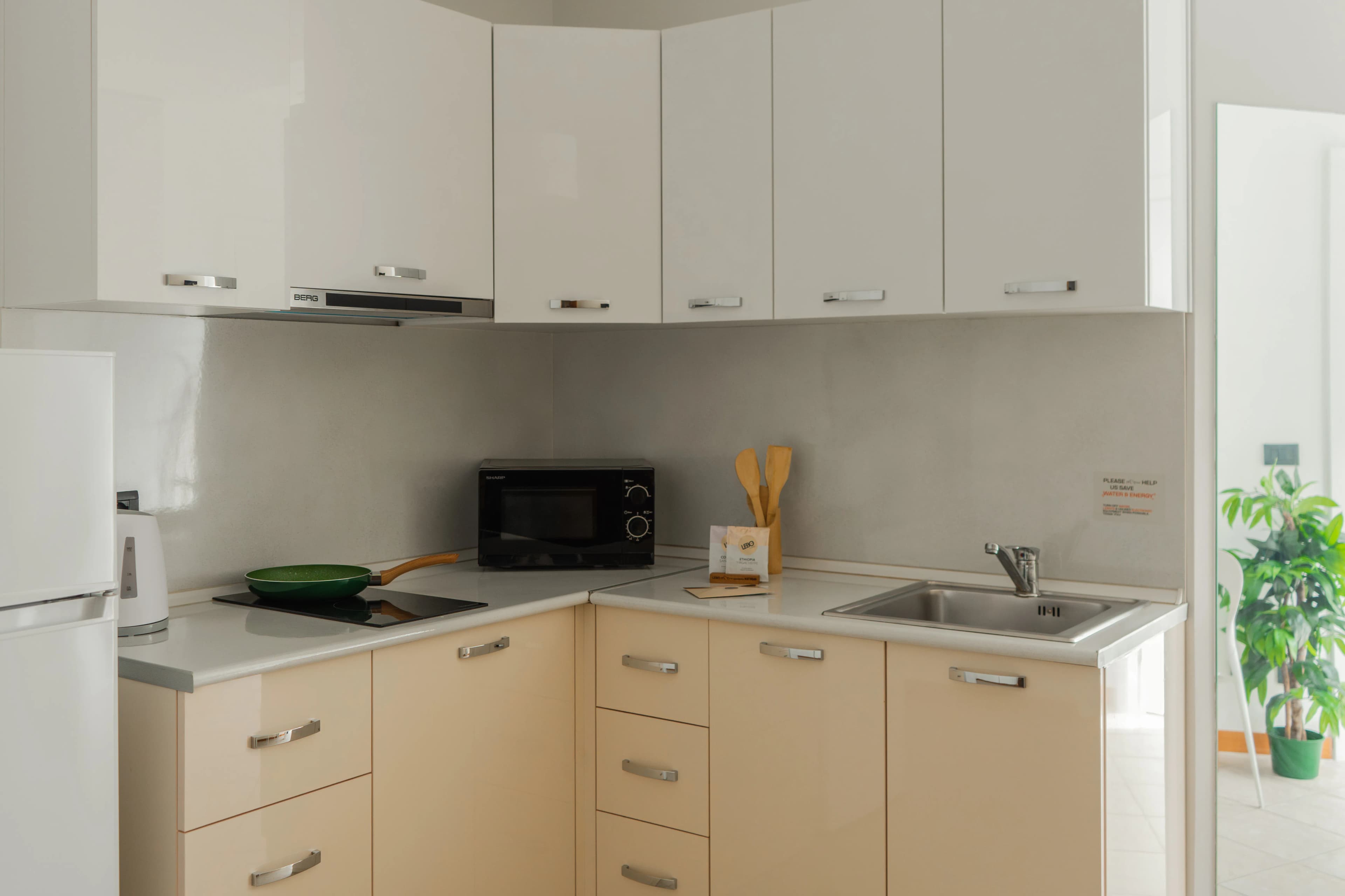 Spacious 1BR Apt/Near Republic Square photo 6