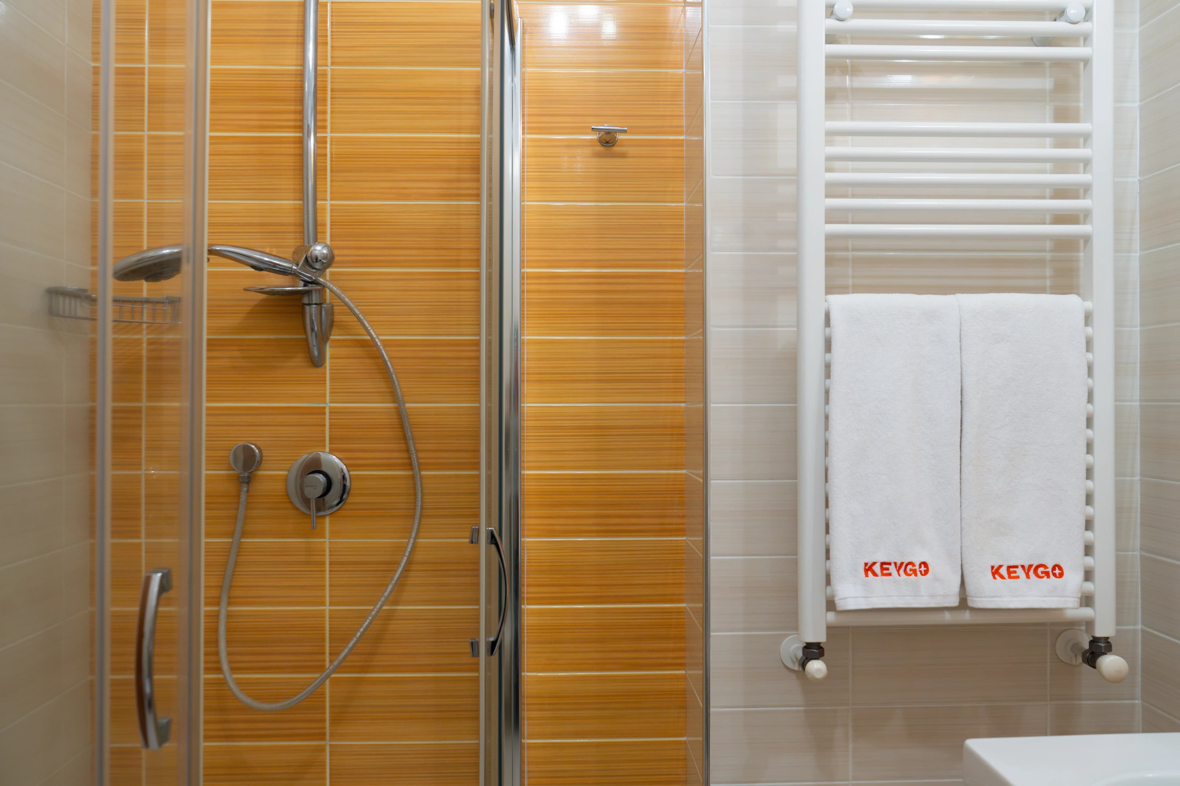 Republic Square's Chic Hideaway/1BR Apt photo 14