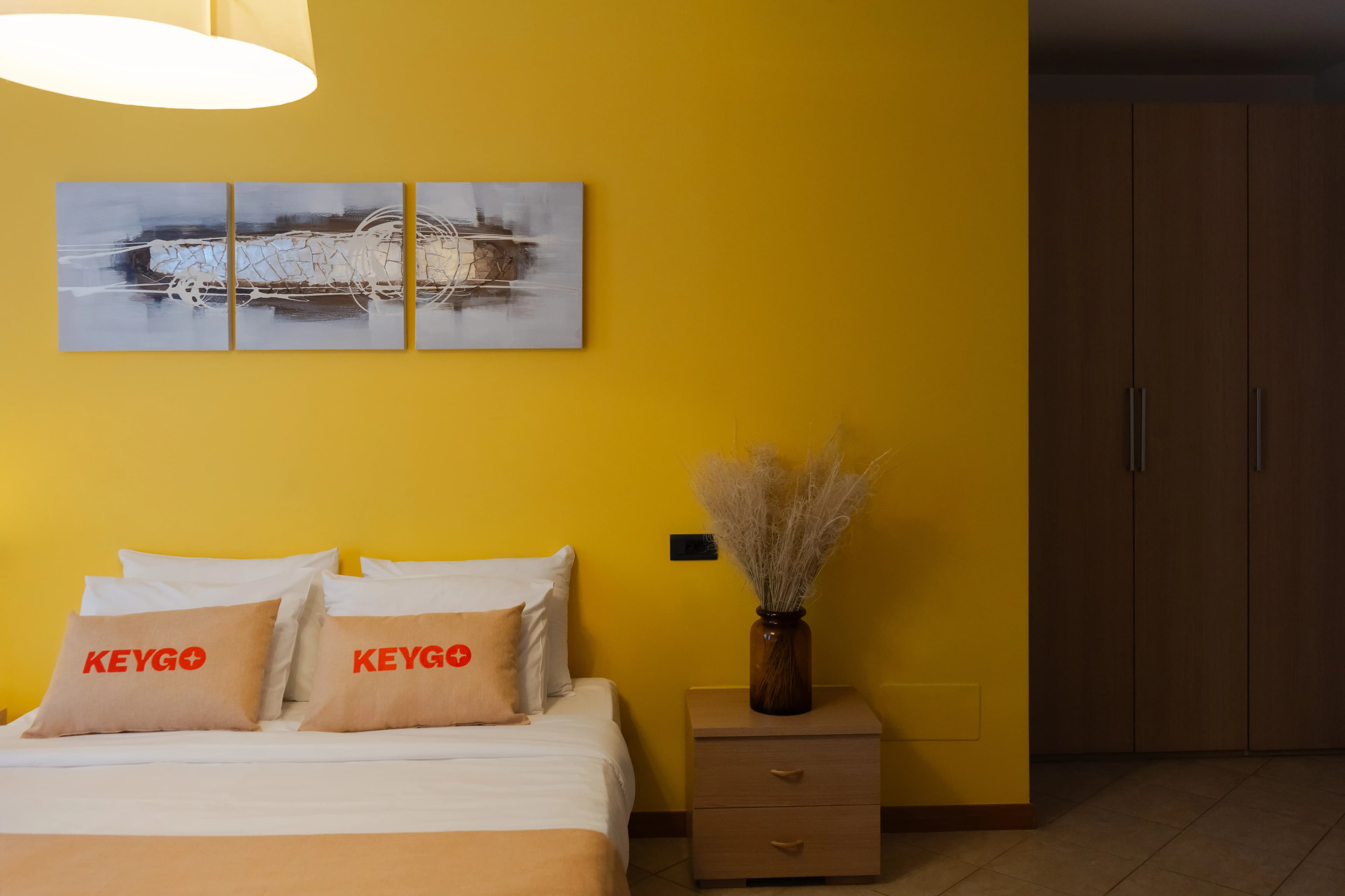 Modern Studio/Near Republic Square photo 9