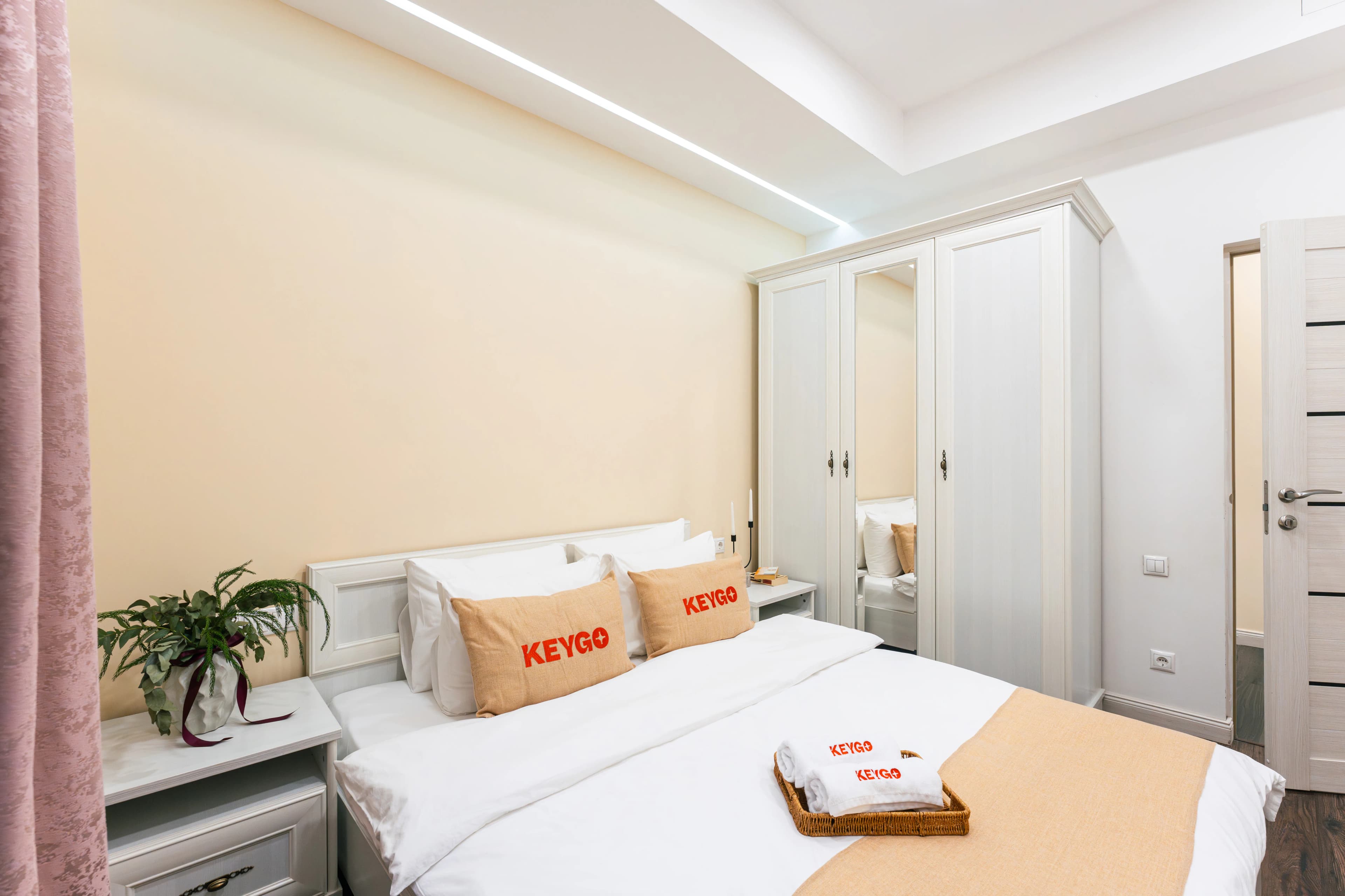 Apartment KeyGo #0115 comfort and coziness in the city center photo 17