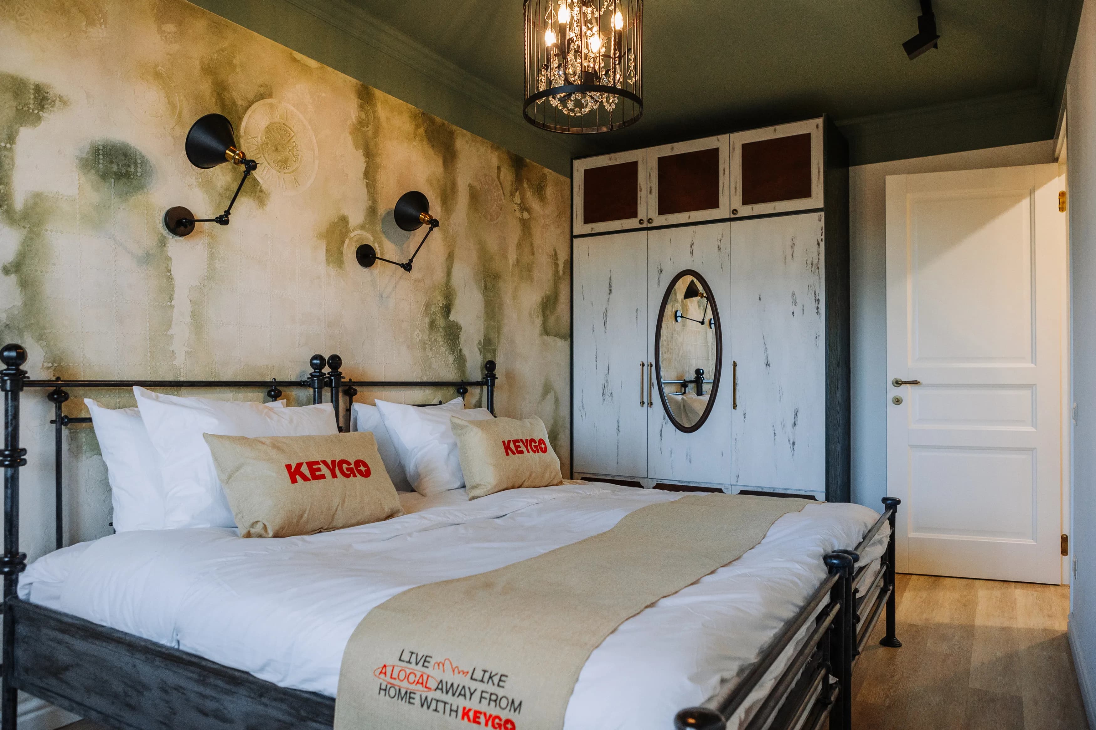 Apartment KeyGo #0028 near Republic Square photo 4