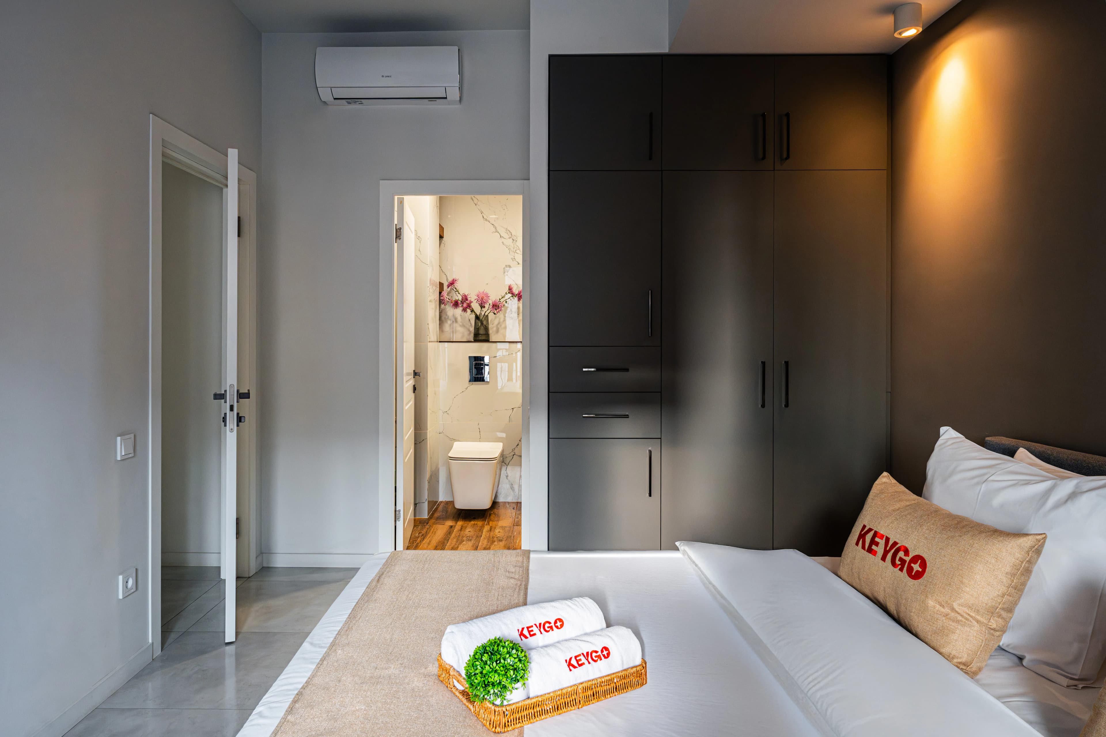 KeyGo #0108 | 2 Bedrooms | Cascade photo 19