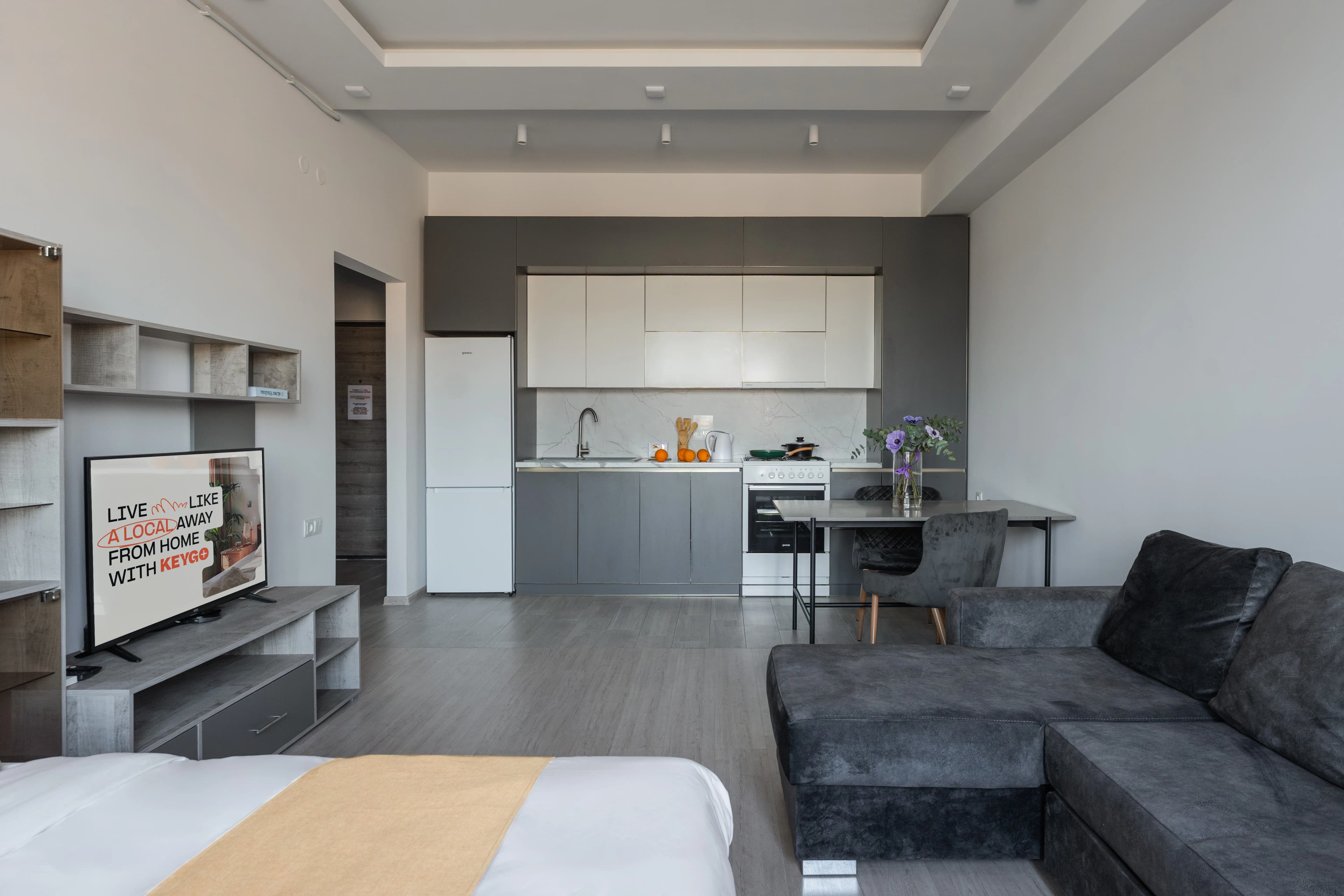 Apartment KeyGo #0048 next to St. Sarkis Church photo 3