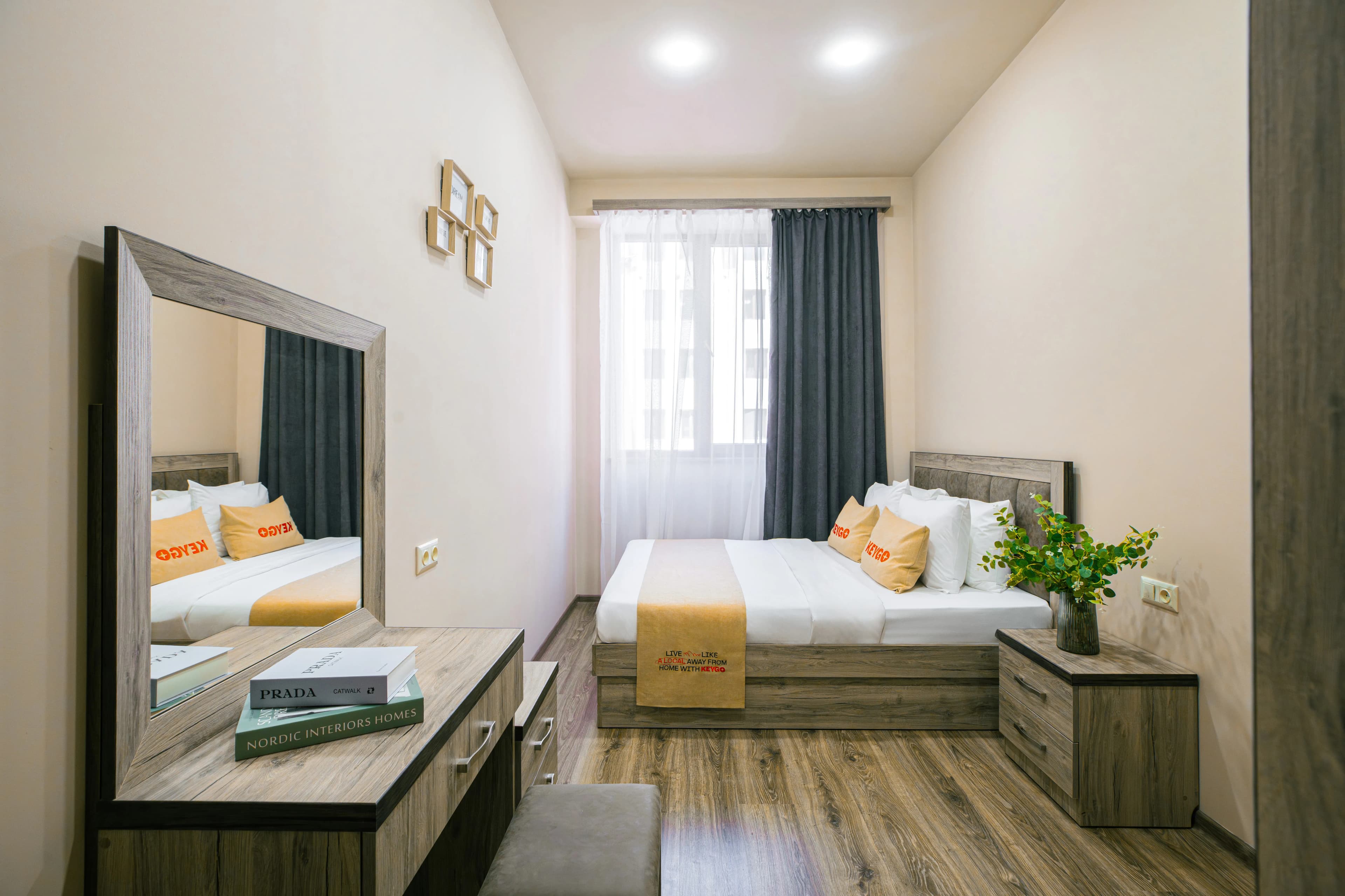 Apartment KeyGo #0056 near Republic Square