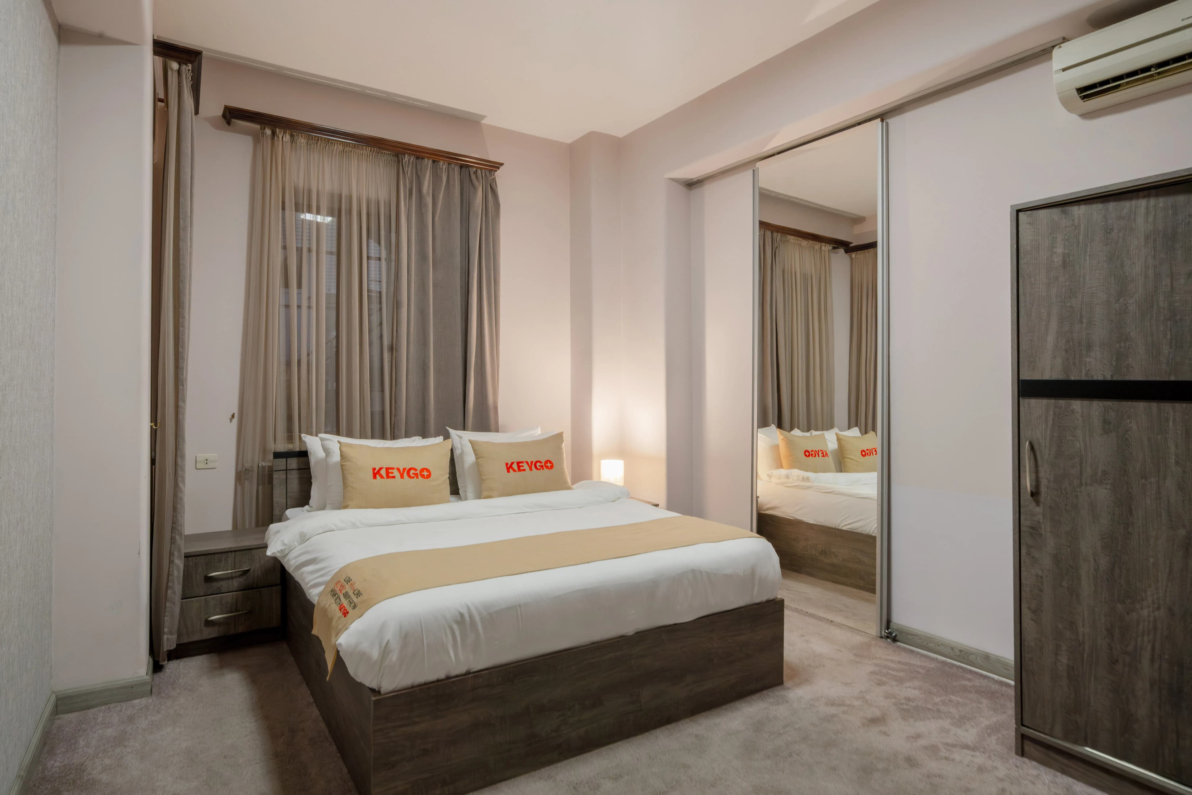 отель The Yard photo 9