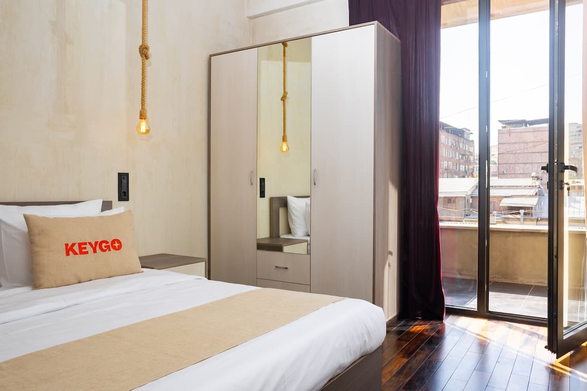 Apartment KeyGo #0181 near the Opera House photo 11