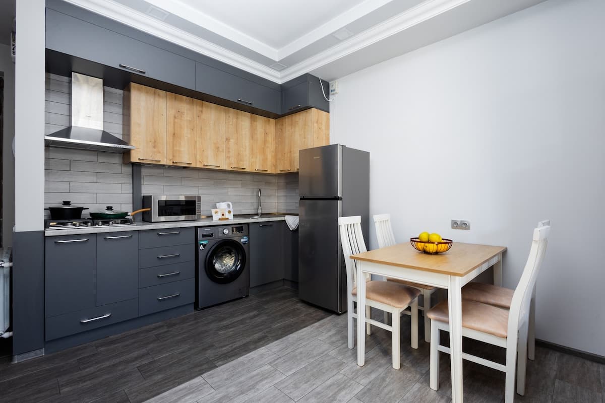 #0197 | 1 Bedroom | Near Diana Abgar Park photo 3