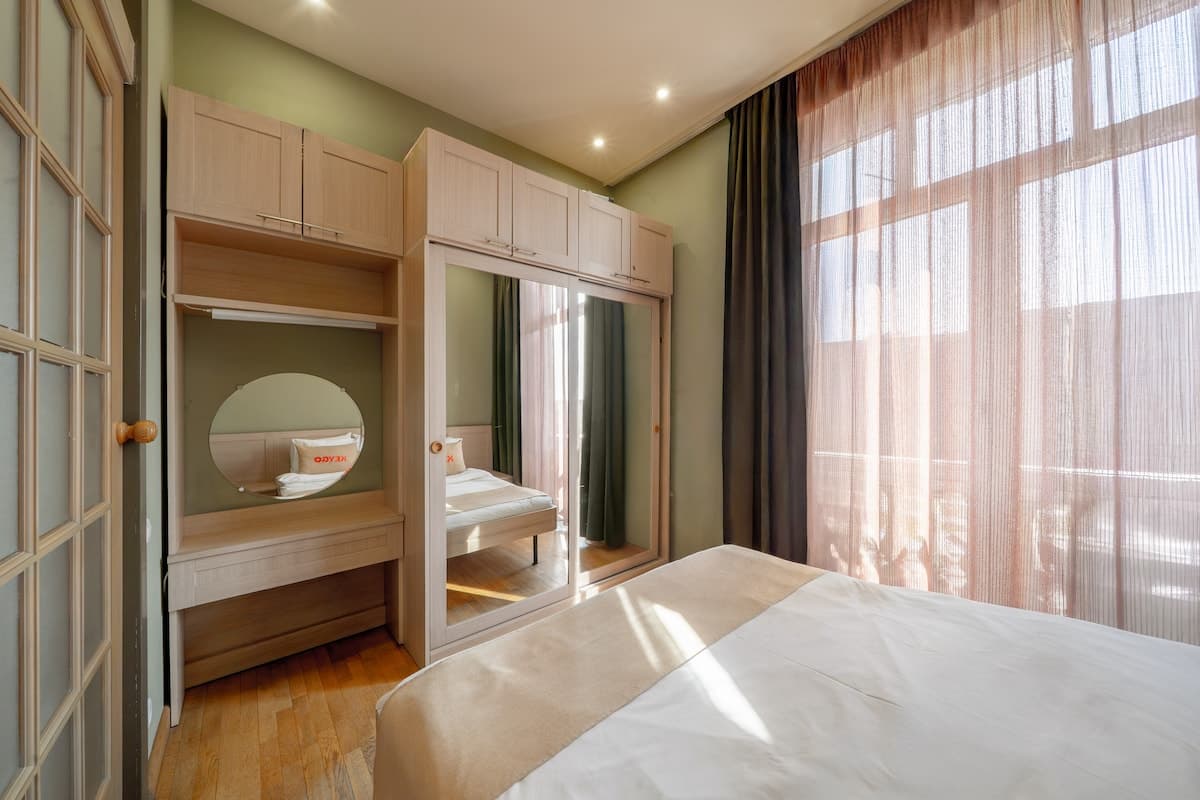 #0201 | 1 Bedroom | next to the National Gallery photo 9