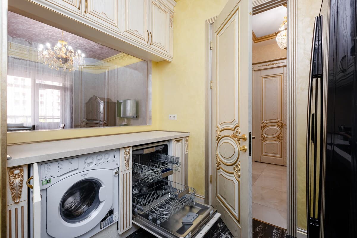#0203 | 1 Bedroom | Near Republic Square photo 21