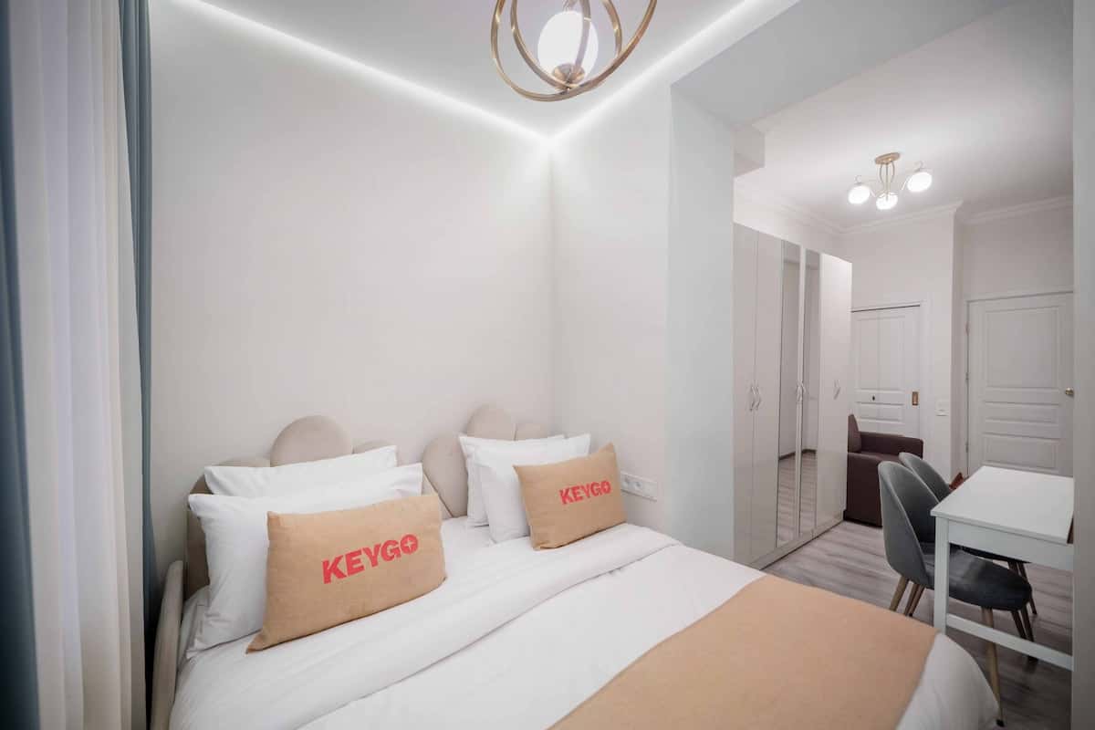 #0206 | 2 Bedroom | Near Yeritasardutyan Park photo 2