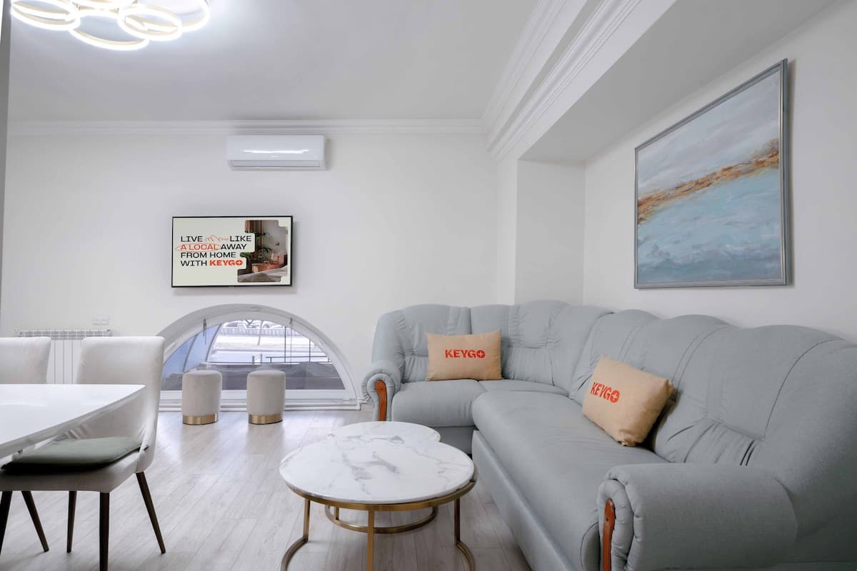 #0206 | 2 Bedroom | Near Yeritasardutyan Park photo 21