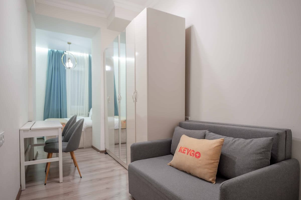 #0206 | 2 Bedroom | Near Yeritasardutyan Park photo 13