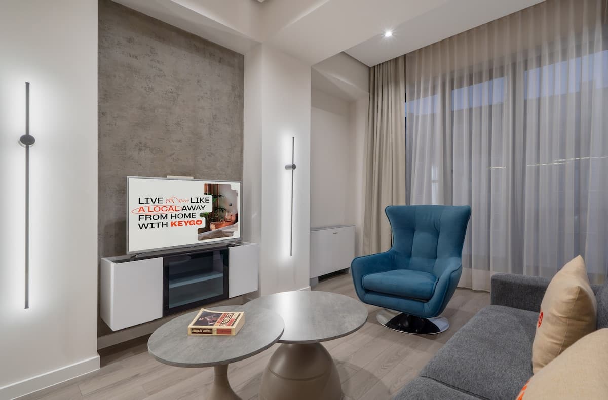 #0224 | 1 Bedroom | Near Republic Square photo 2
