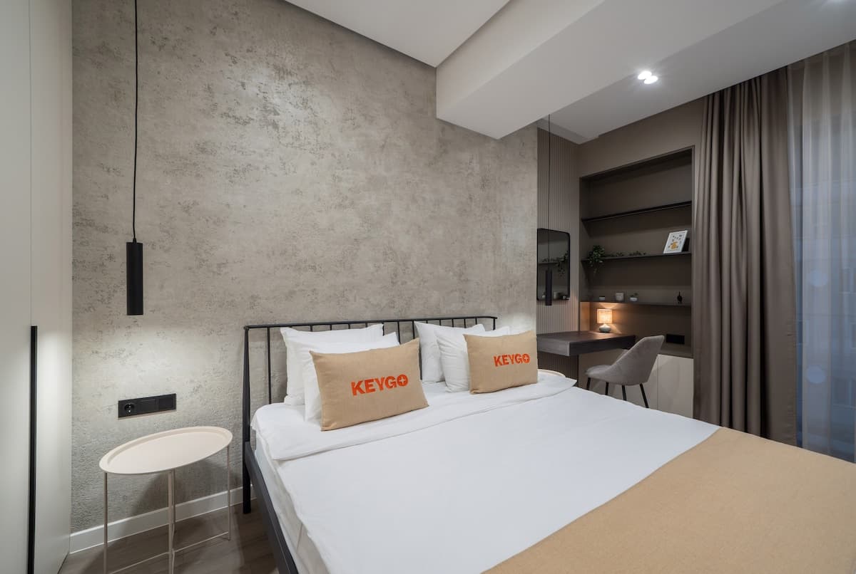 #0224 | 1 Bedroom | Near Republic Square