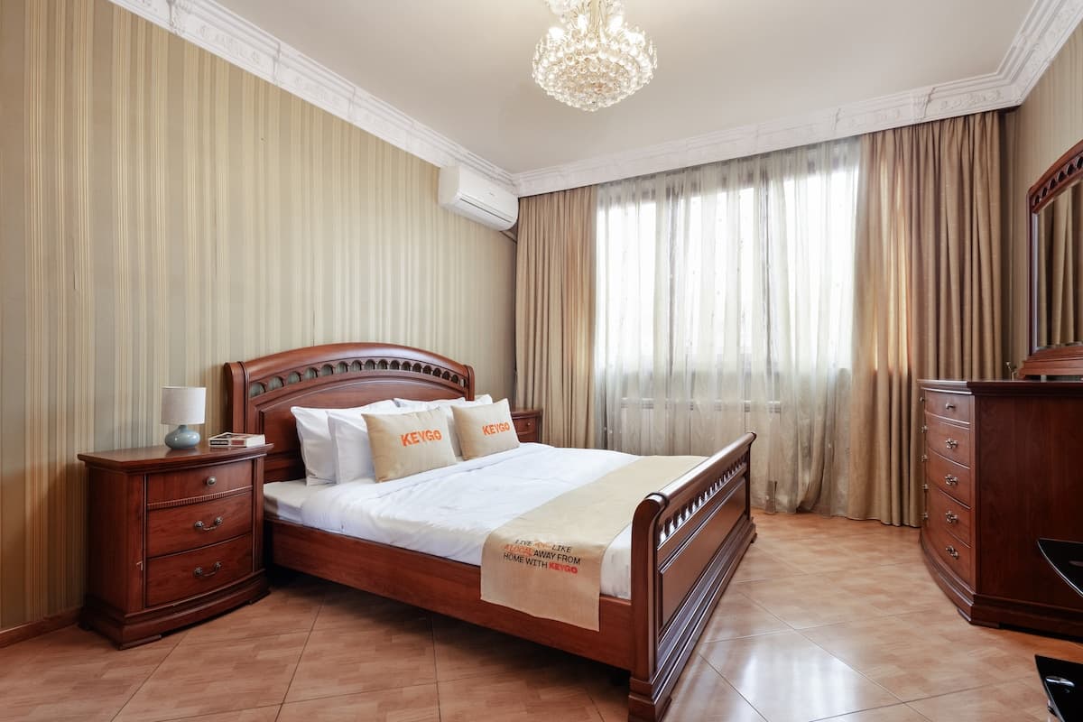 #0227 | 1 Bedroom | Next to the Opera House