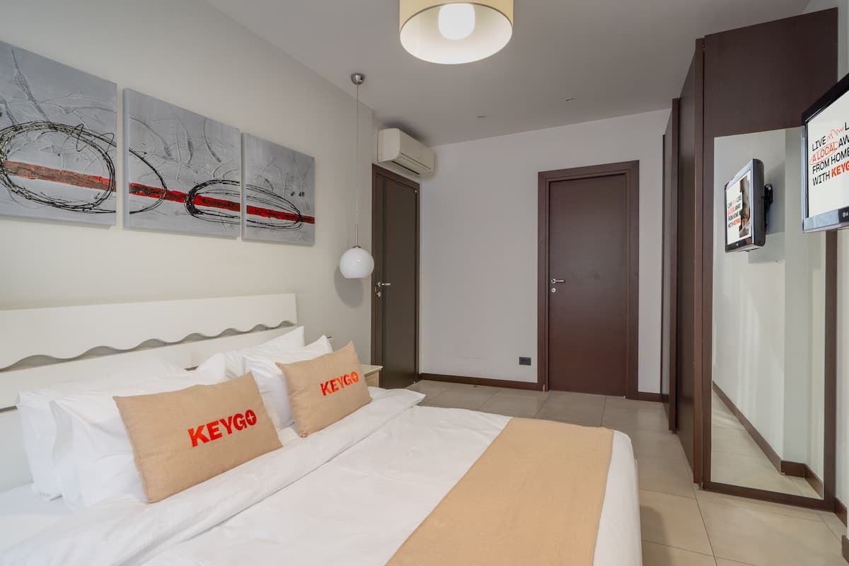sargsyan/10/17 · #0228 | 2 Bedroom | Next to the Opera House photo 11