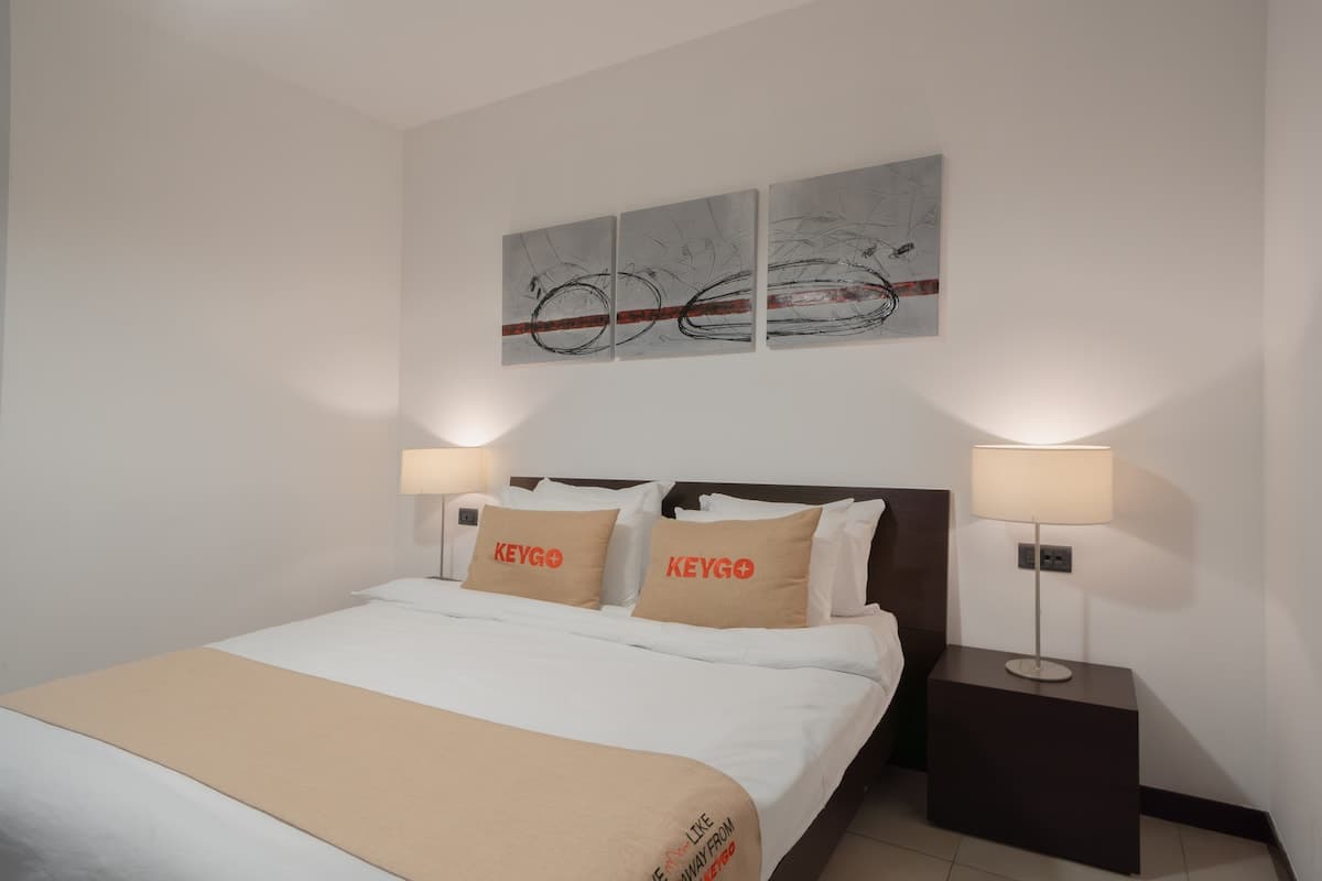sargsyan/10/17 · #0228 | 2 Bedroom | Next to the Opera House photo 2