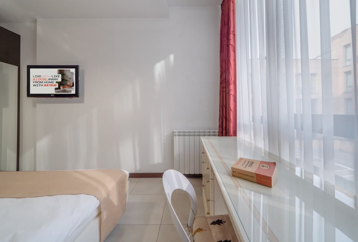 sargsyan/10/17 · #0228 | 2 Bedroom | Next to the Opera House photo 10
