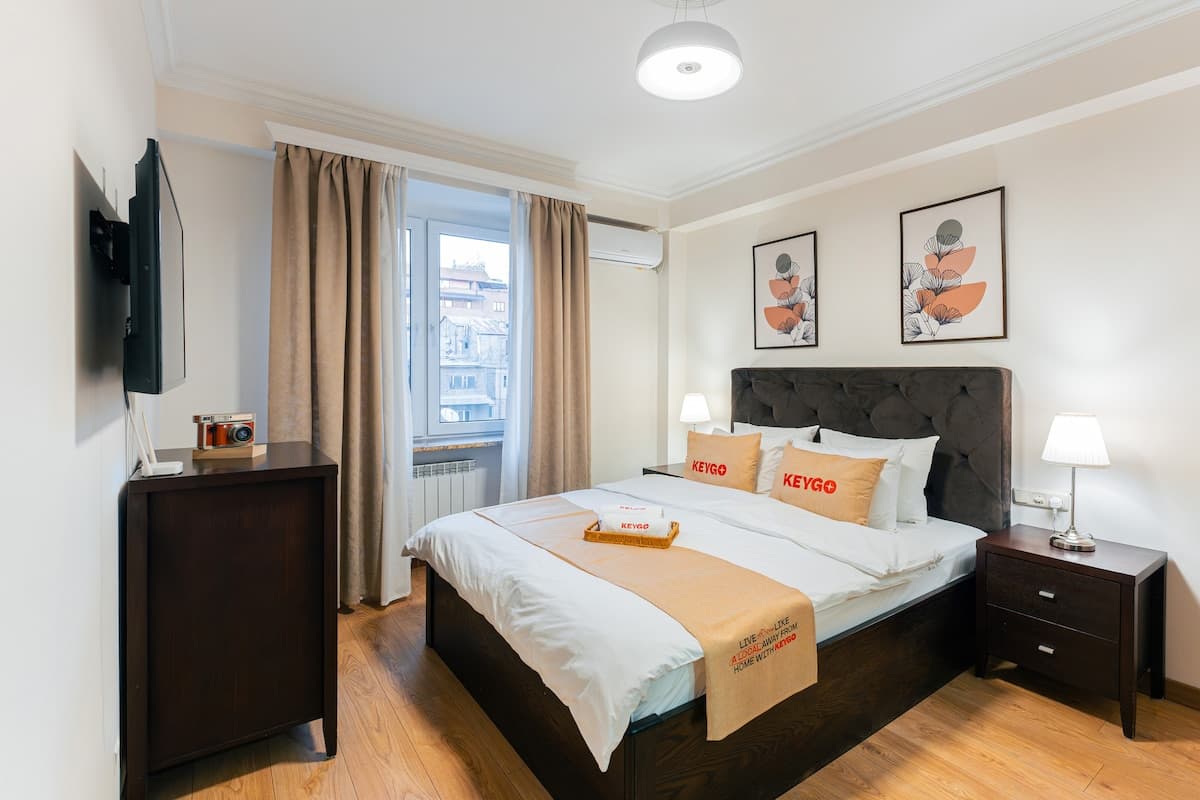 2br/HistoricalCenter/NewBuilding