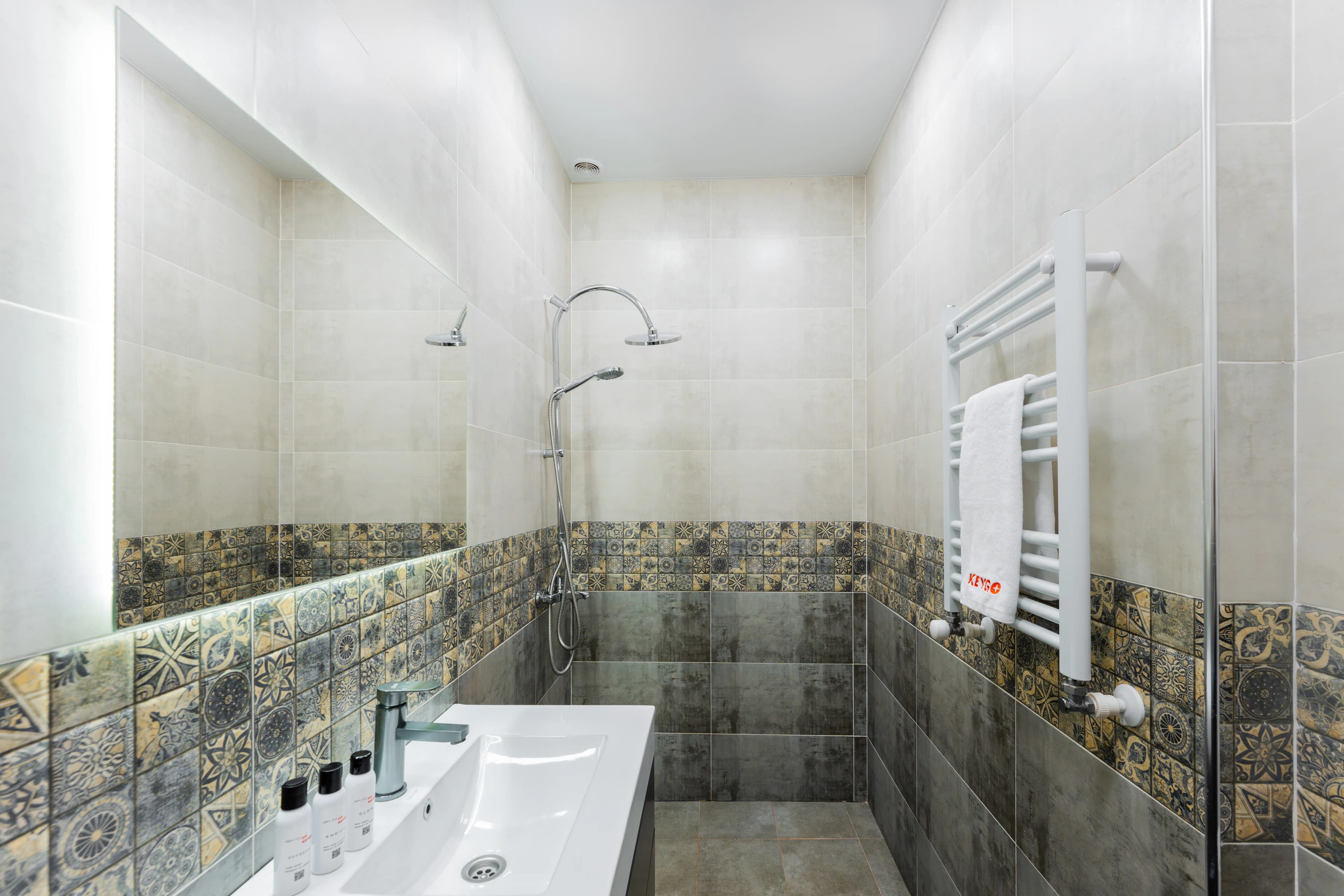 Apartment KeyGo #0040 next to St. Sarkis Church photo 17