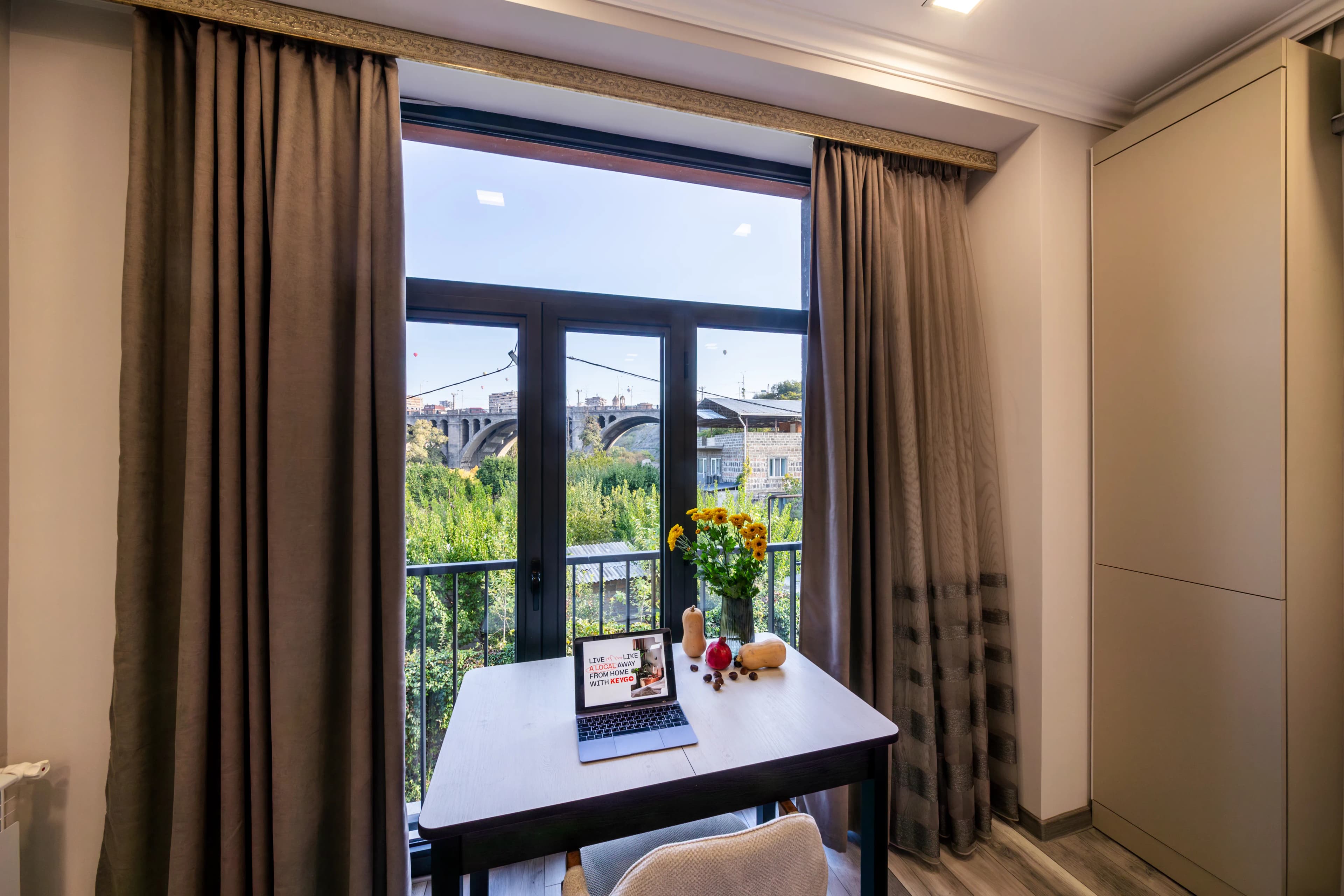 Apartment KeyGo #0010 next to St. Sarkis Church photo 7