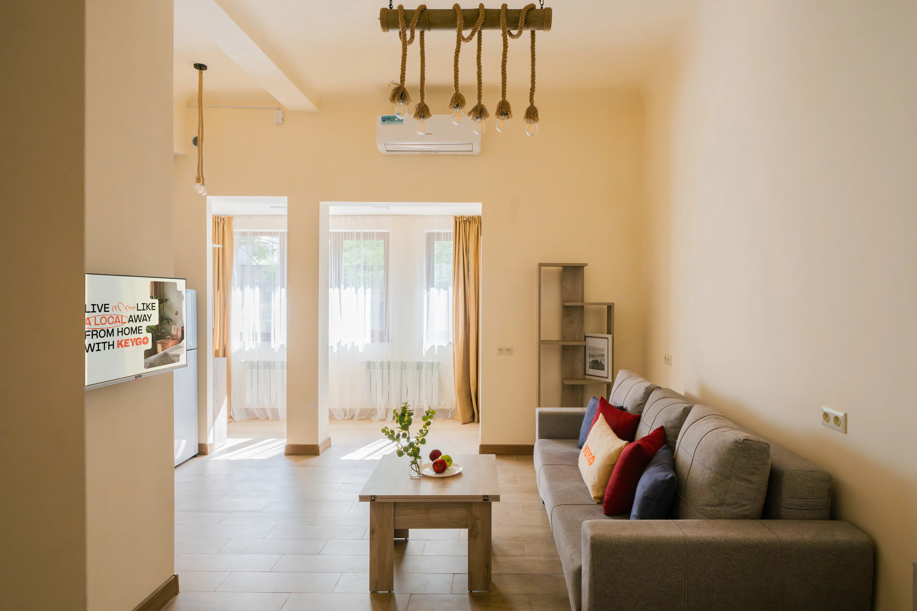 Apartment KeyGo #0040 next to St. Sarkis Church photo 2