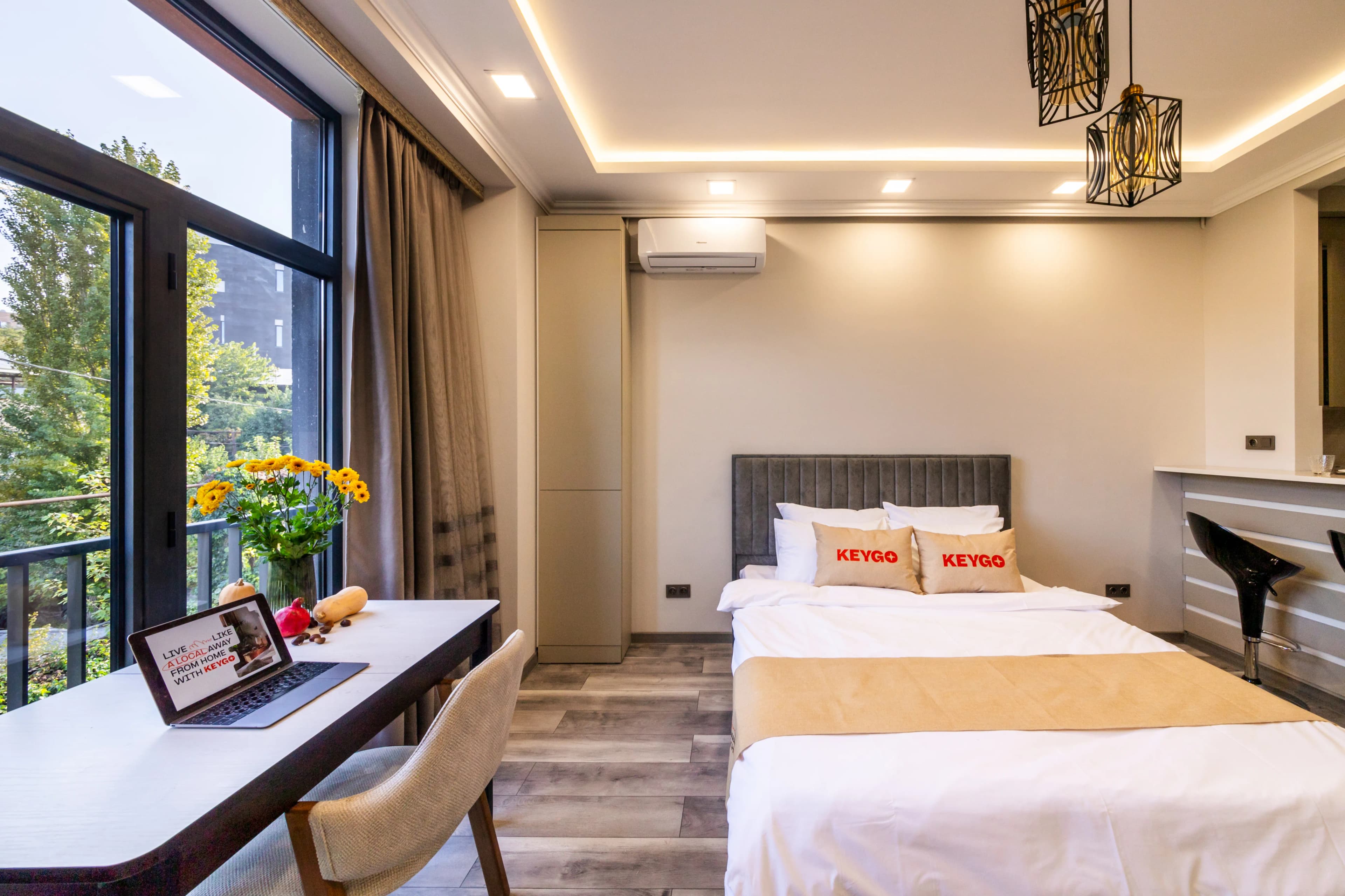 Apartment KeyGo #0010 next to St. Sarkis Church photo 8