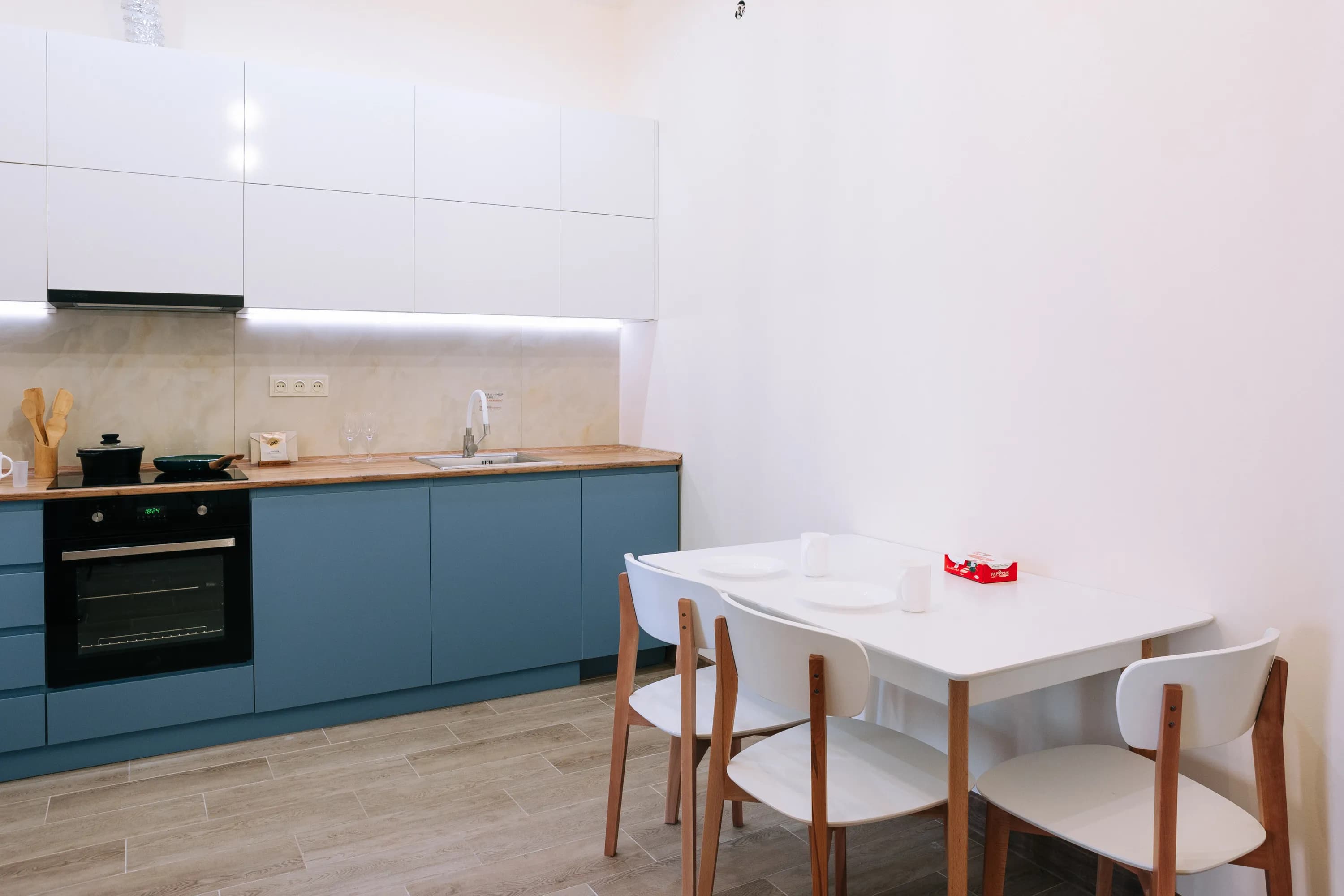 Apartment KeyGo #0041 next to St. Sarkis Church photo 13