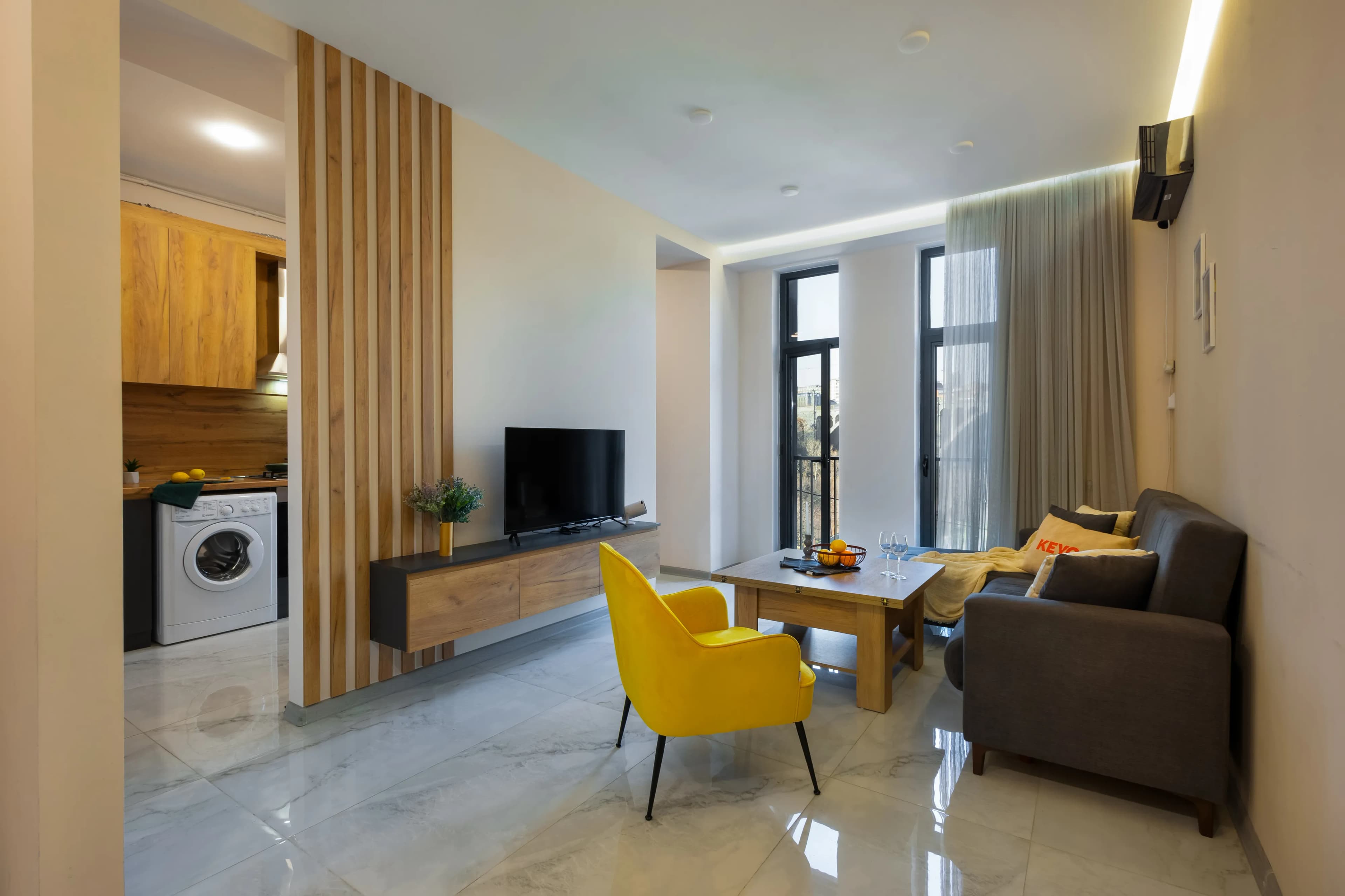 Studio KeyGo #0050: coffee in a mug and Wi-Fi at maximum photo 2