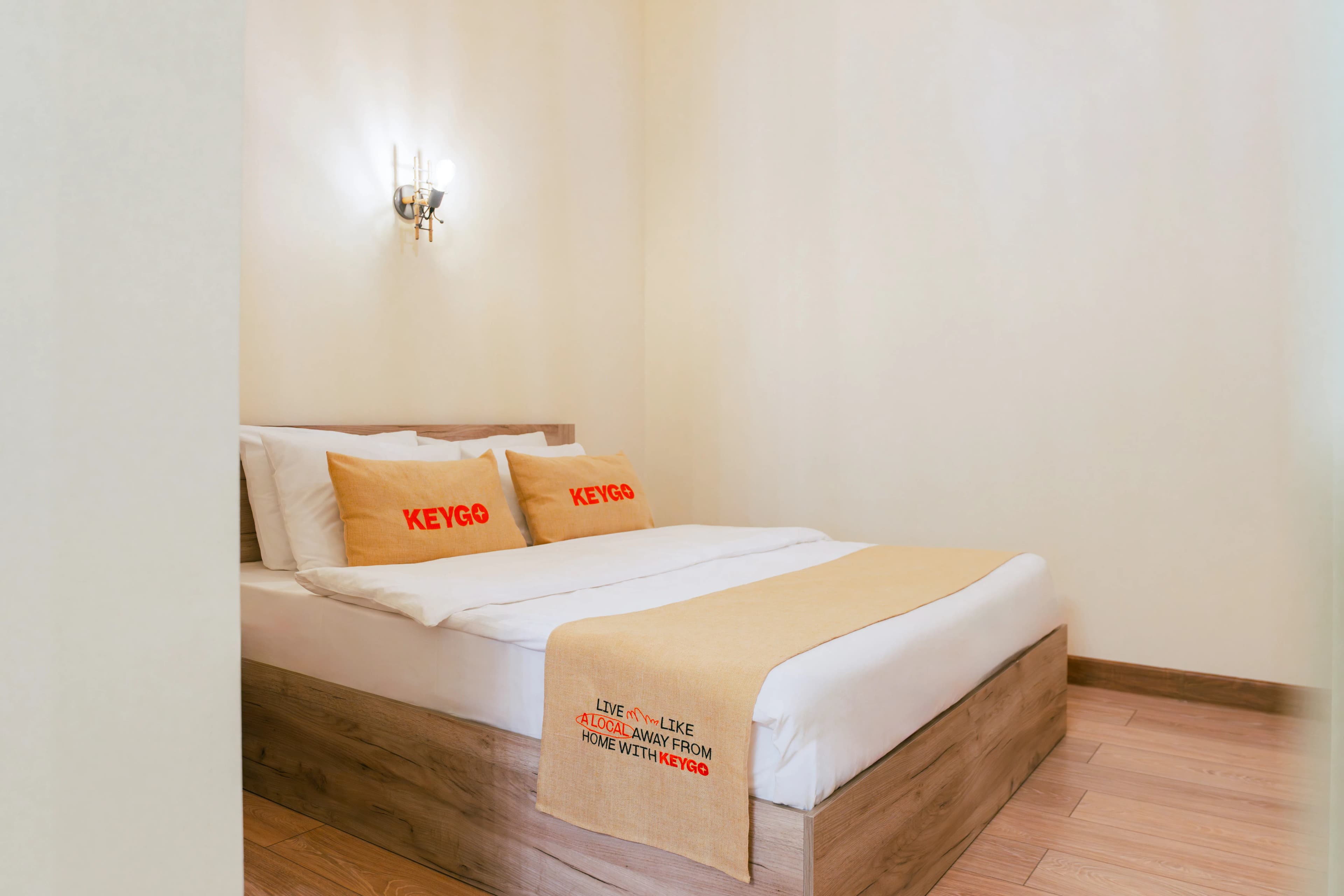 Apartment KeyGo #0040 next to St. Sarkis Church photo 11