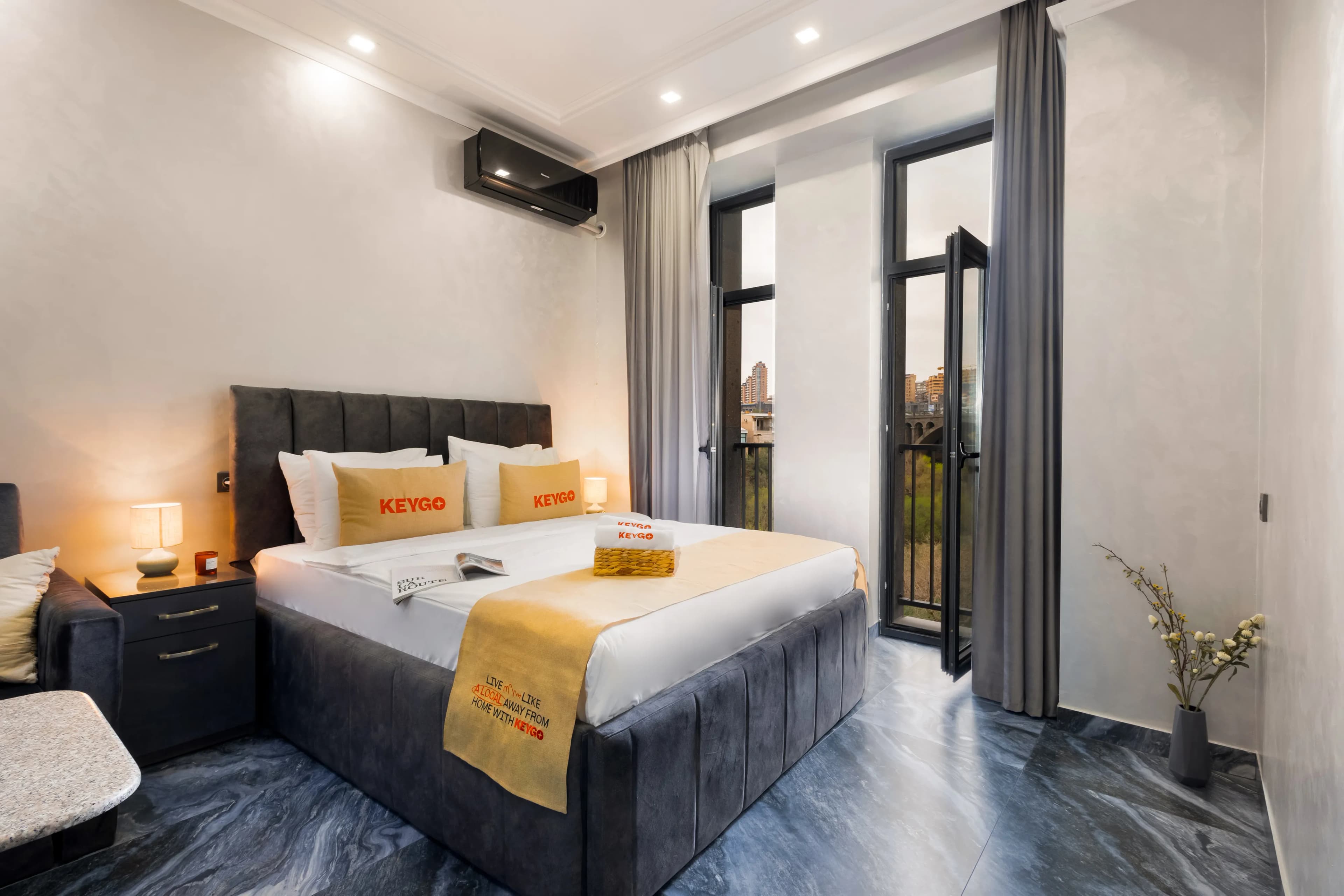 Apartment KeyGo #0018 next to St. Sarkis Church