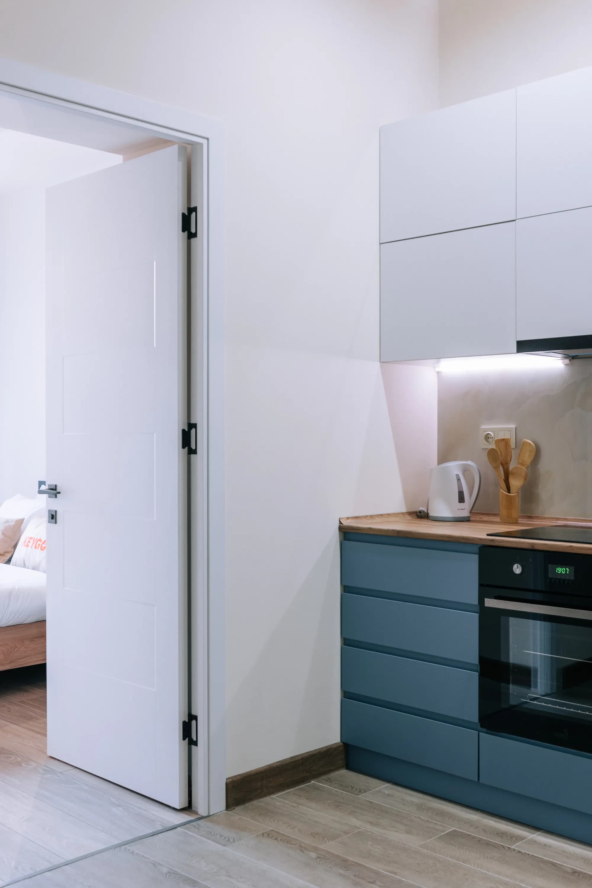 Apartment KeyGo #0041 next to St. Sarkis Church photo 15