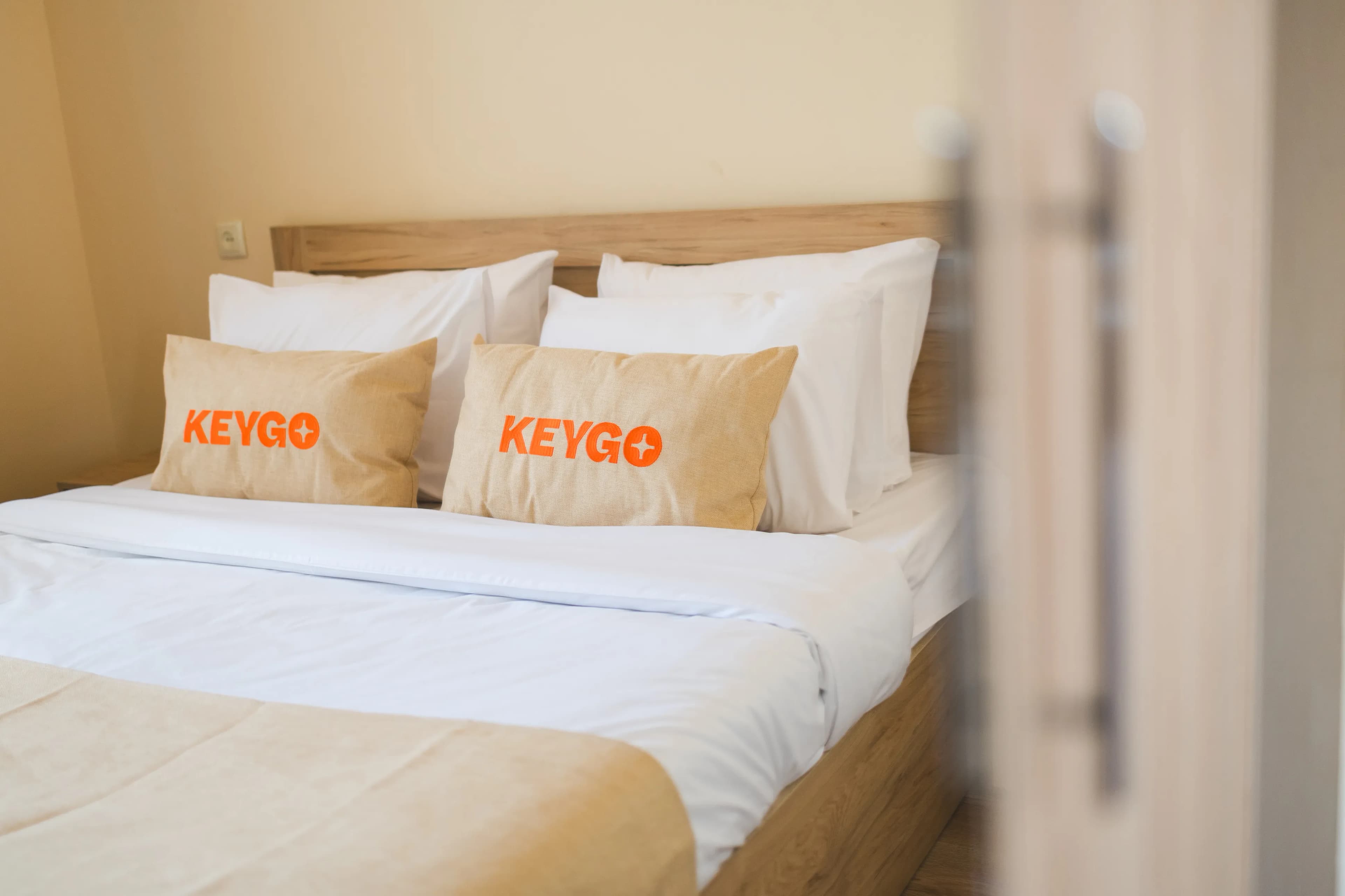 2BR Sunny Cityscape/City View/Self check-in photo 9