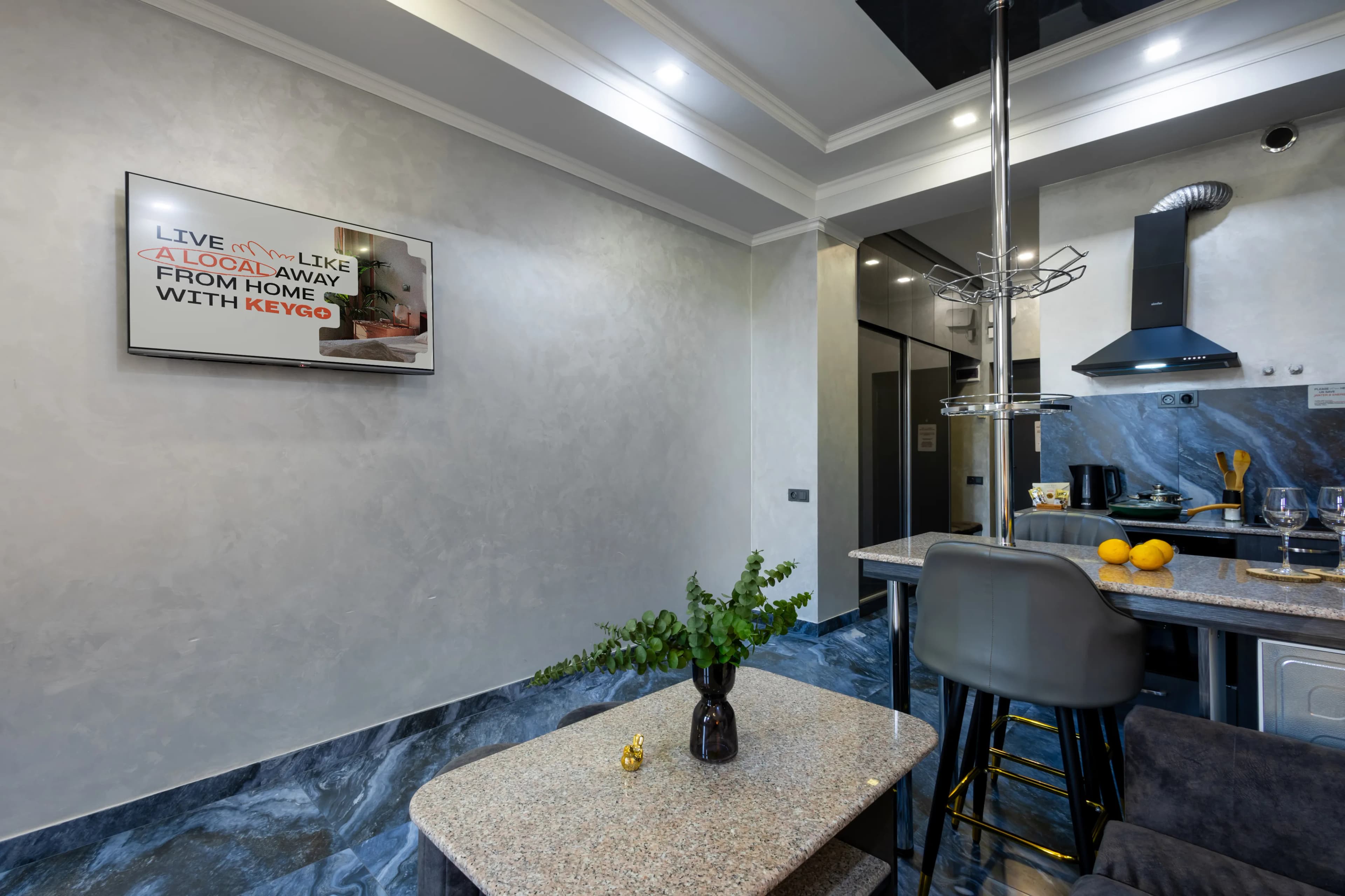 Apartment KeyGo #0018 next to St. Sarkis Church photo 11