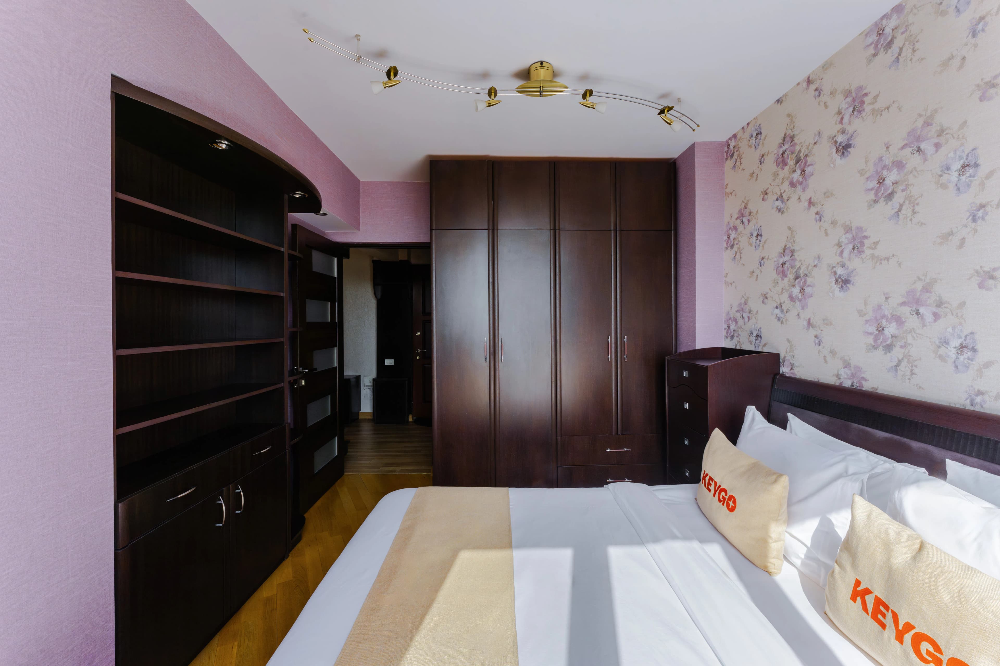 Apartment KeyGo #0055 is located next to Republic Square photo 5