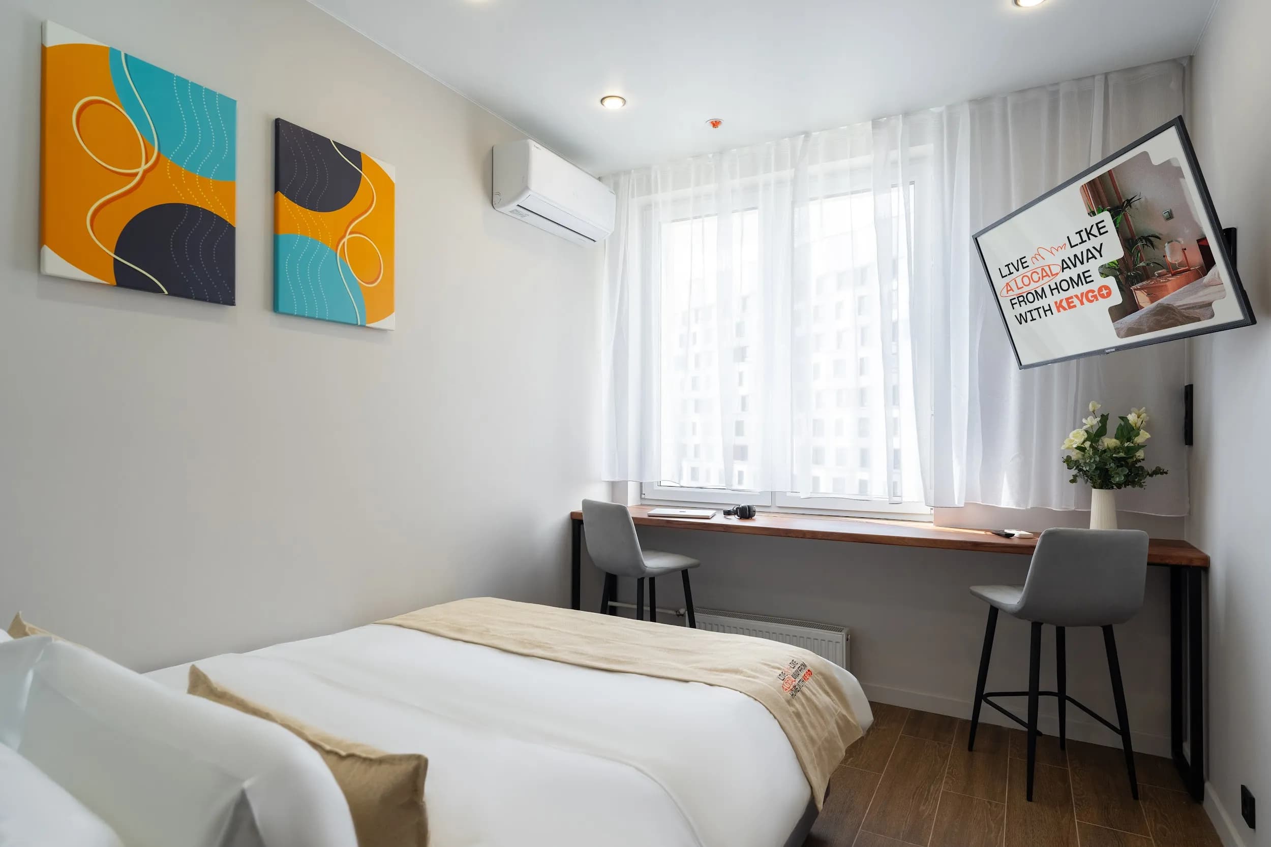 Студия KeyGo #1042: кофе в кружке и Wi-Fi на максимуме