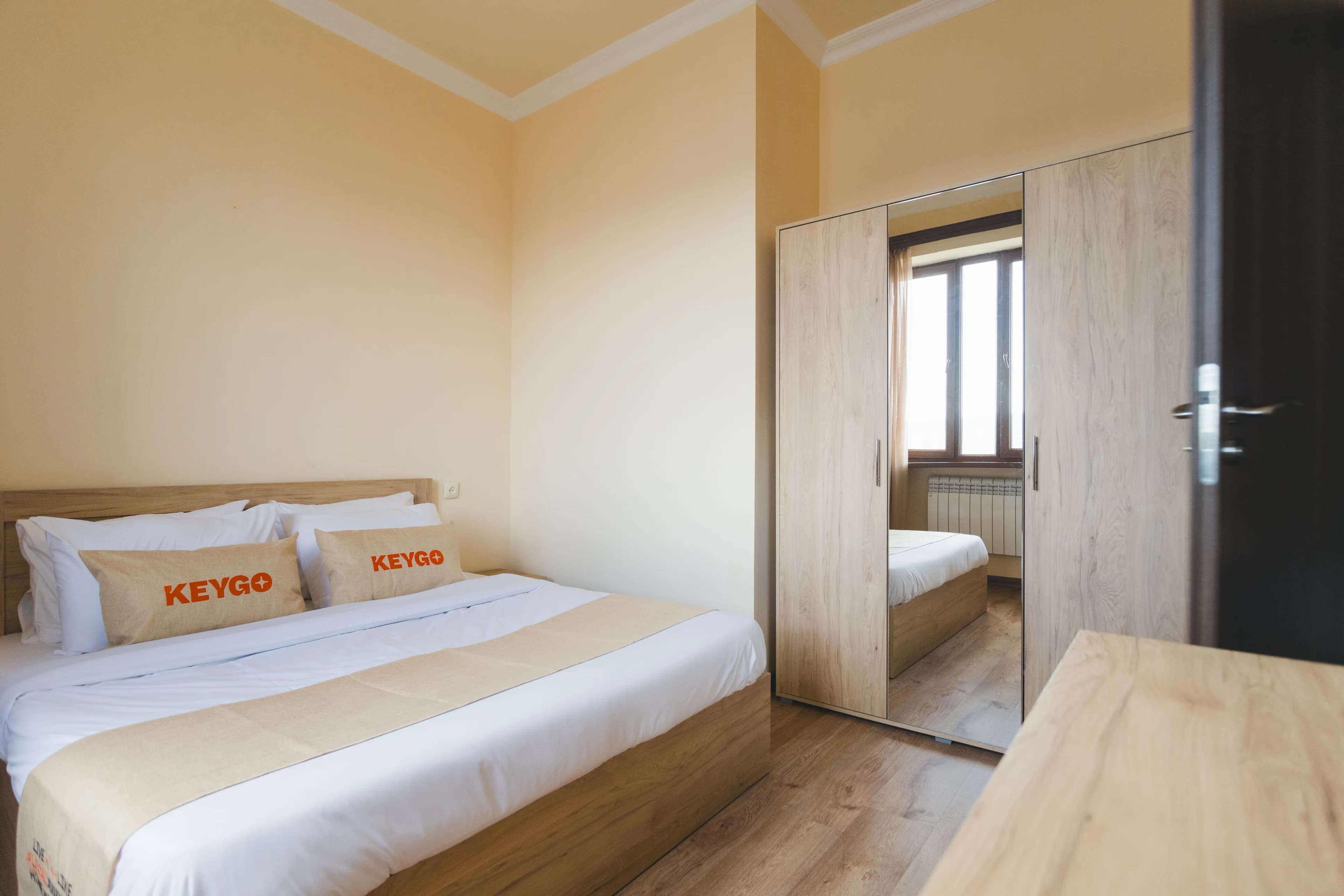 2BR Sunny Cityscape/City View/Self check-in photo 10