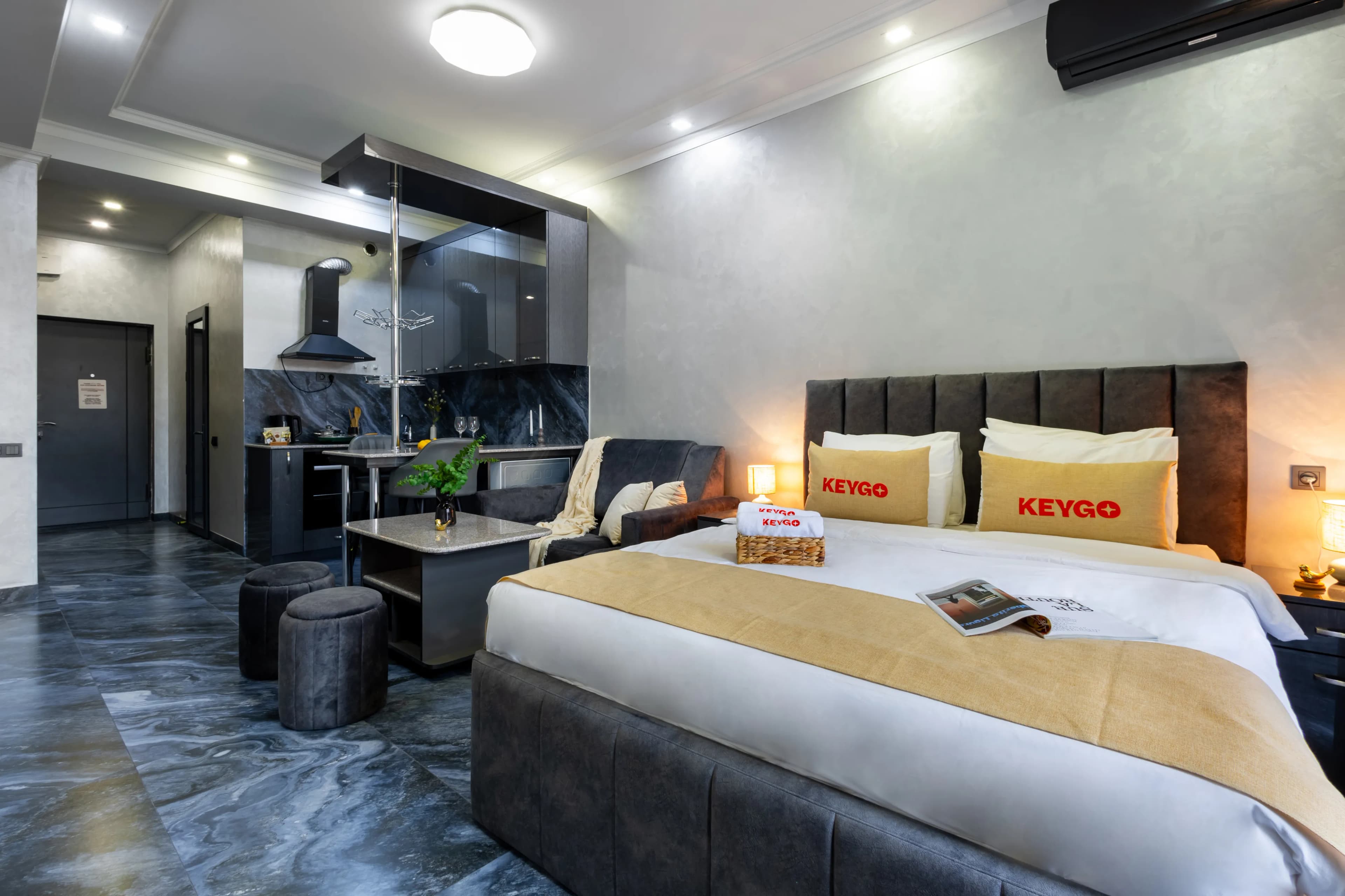 Apartment KeyGo #0018 next to St. Sarkis Church photo 16