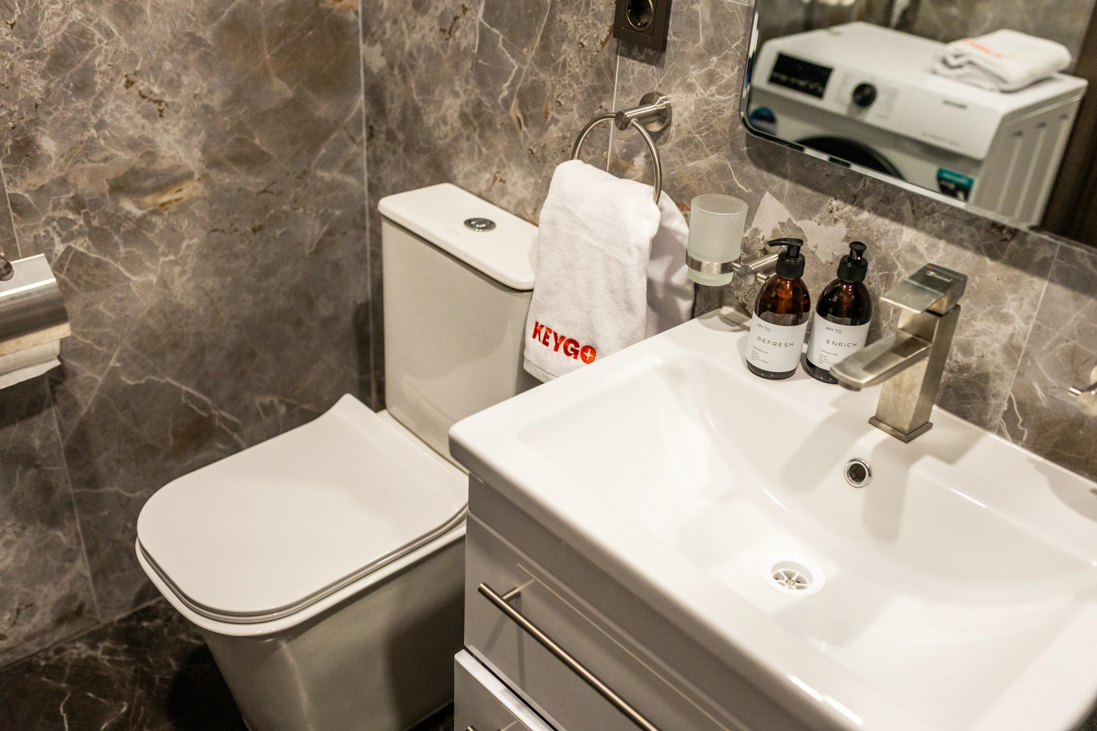 Apartment KeyGo #0010 next to St. Sarkis Church photo 5