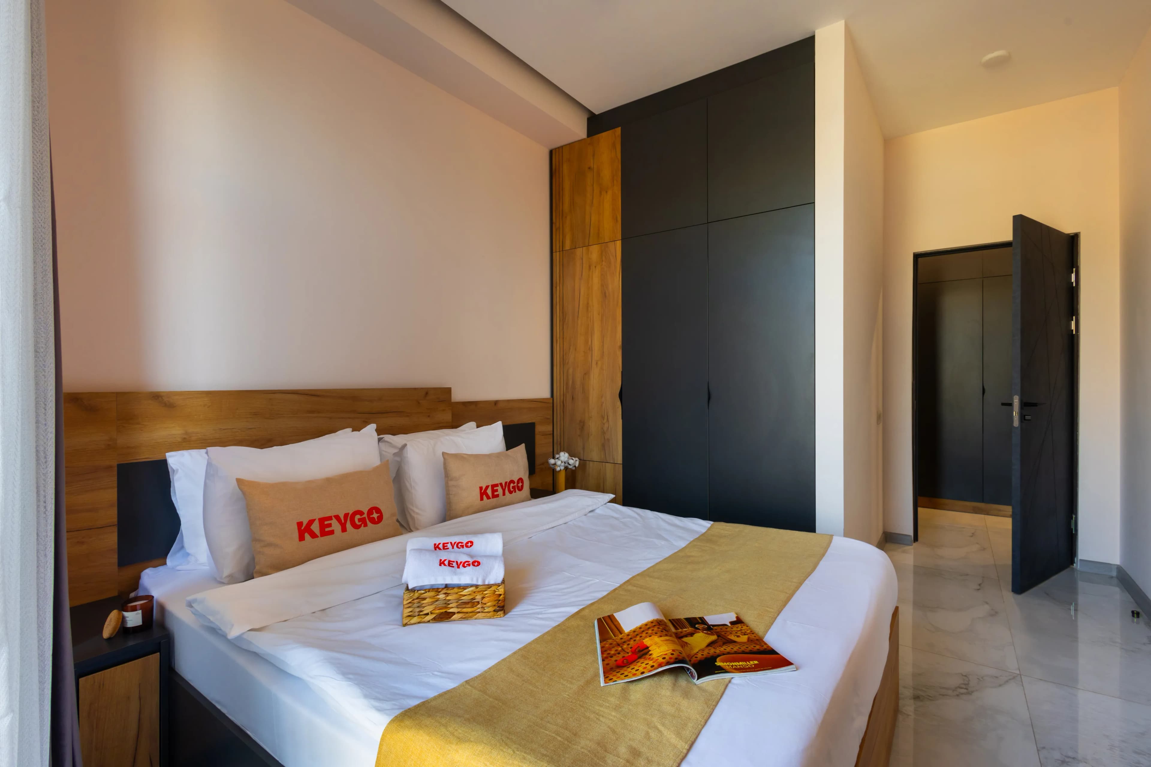 Studio KeyGo #0050: coffee in a mug and Wi-Fi at maximum photo 8