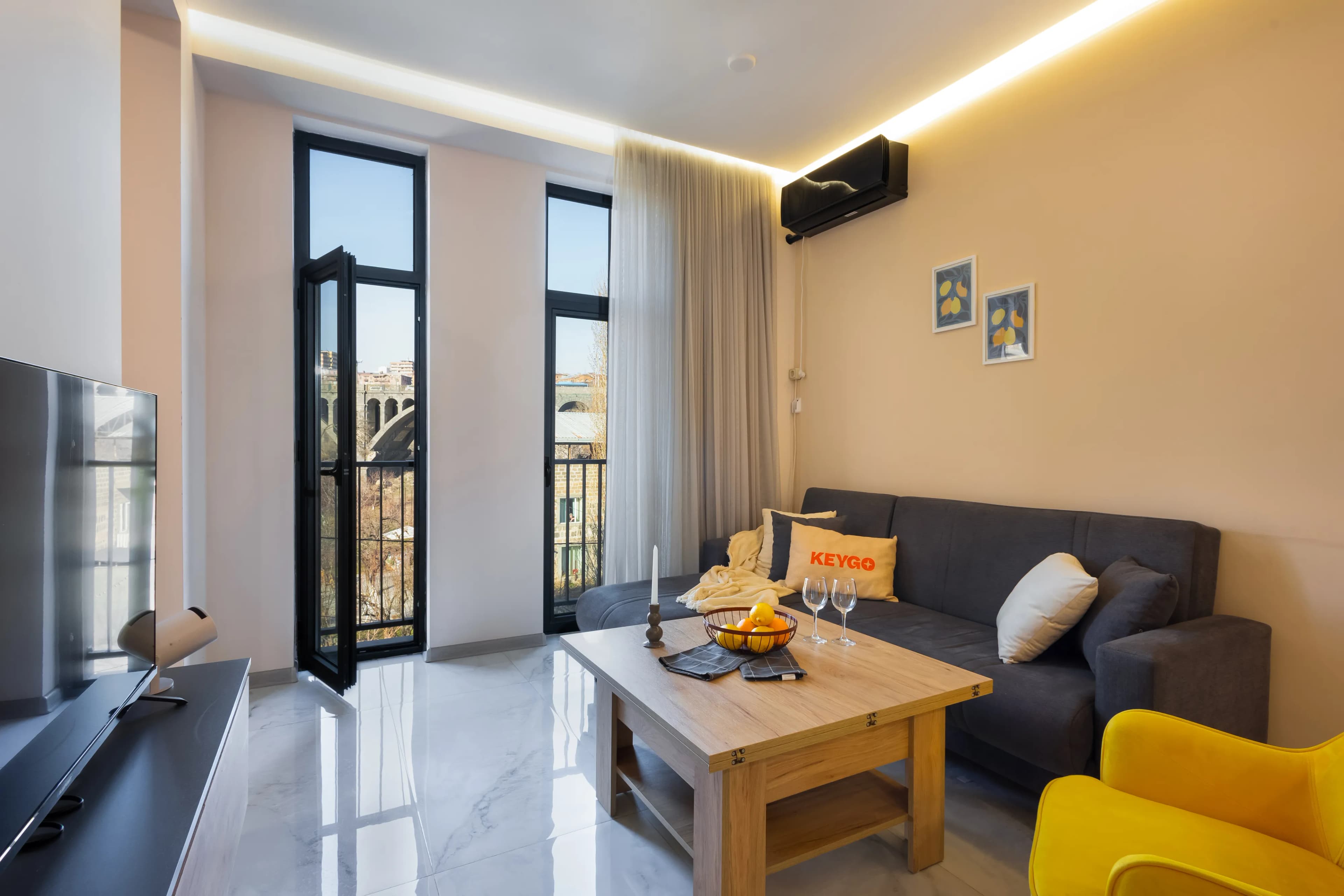 Studio KeyGo #0050: coffee in a mug and Wi-Fi at maximum photo 9